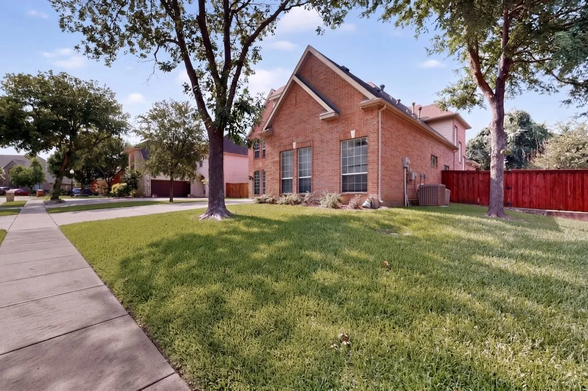 Single Family Residence For Sale in Denton County , 3609 Wise Lane, Flower Mound, Texas 75022, 5 Bedroom, 5 Bathroom, 2 Garage spaces, 4,319 Sqft, built in 2000, Price $999,500, mls#21317786, Real Estate Agent in Flower Mound, Homes For Sale in Denton county, Homes For Sale in Flower Mound, Realtor in Flower Mound Texas, Real Estate Brokerage Independent Realty Texas, Luminita Cordes Realtor