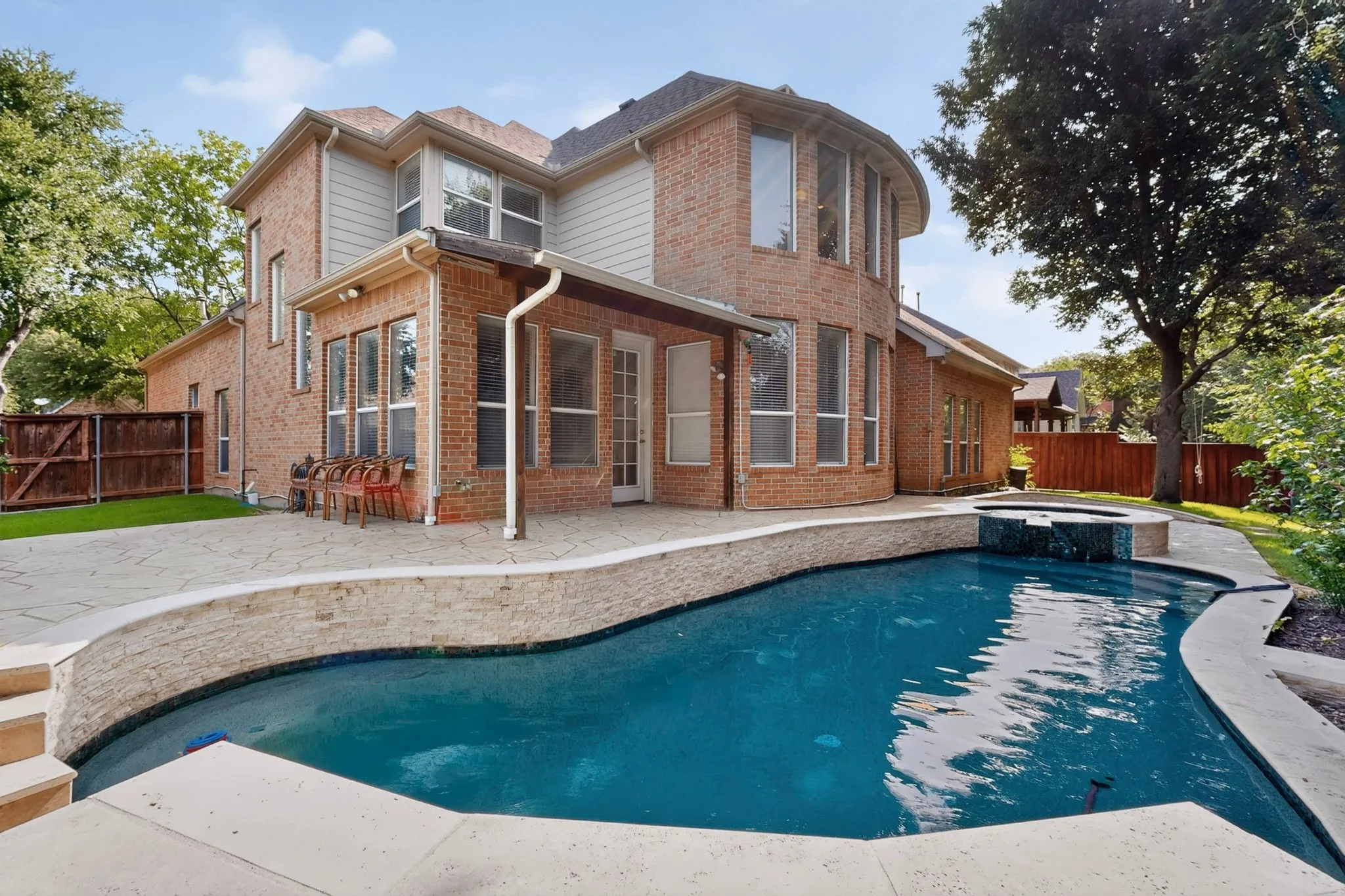 Single Family Residence For Sale in Denton County , 3609 Wise Lane, Flower Mound, Texas 75022, 5 Bedroom, 5 Bathroom, 2 Garage spaces, 4,319 Sqft, built in 2000, Price $999,500, mls#21317786, Real Estate Agent in Flower Mound, Homes For Sale in Denton county, Homes For Sale in Flower Mound, Realtor in Flower Mound Texas, Real Estate Brokerage Independent Realty Texas, Luminita Cordes Realtor