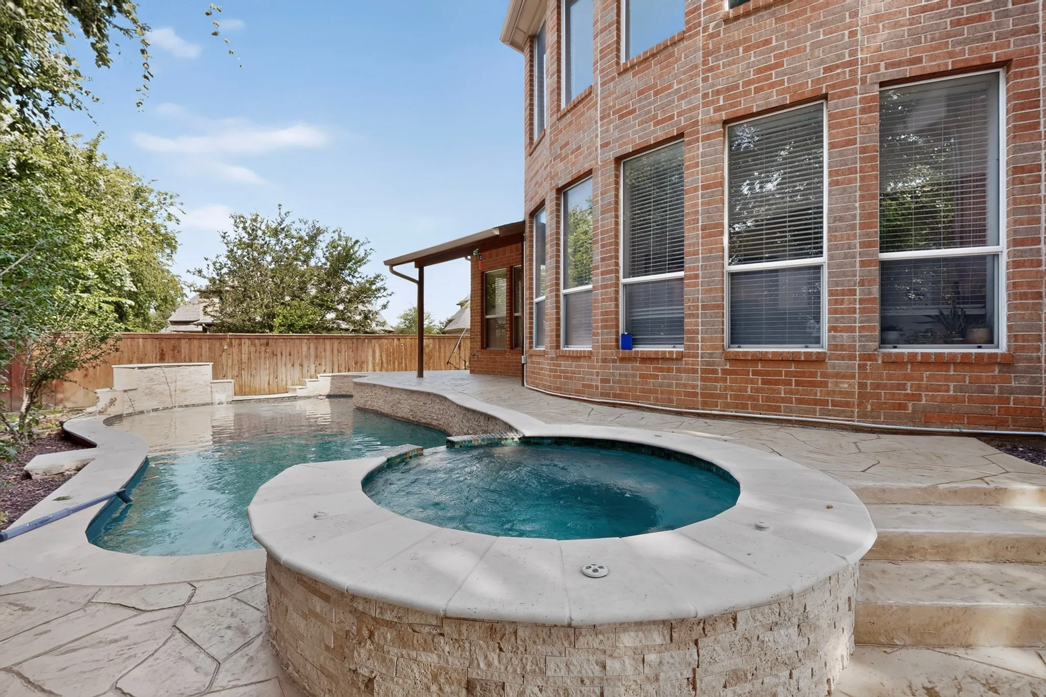 Single Family Residence For Sale in Denton County , 3609 Wise Lane, Flower Mound, Texas 75022, 5 Bedroom, 5 Bathroom, 2 Garage spaces, 4,319 Sqft, built in 2000, Price $999,500, mls#21317786, Real Estate Agent in Flower Mound, Homes For Sale in Denton county, Homes For Sale in Flower Mound, Realtor in Flower Mound Texas, Real Estate Brokerage Independent Realty Texas, Luminita Cordes Realtor