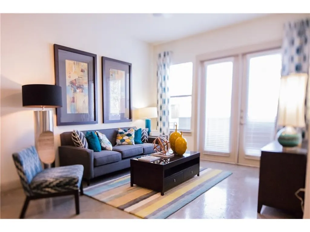 Apartment For Rent in Tarrant County , 2901 W 5th Street 101, Fort Worth, Texas 76107, 2 Bedroom, 2 Bathroom, 9 Garage spaces, 1,100 Sqft, built in 2015, mls#21318251, Real Estate Agent in Fort Worth, Homes For Rent in Tarrant county, Homes For Rent in Fort Worth, Realtor in Fort Worth Texas, Real Estate Brokerage Independent Realty Texas, Luminita Cordes Realtor