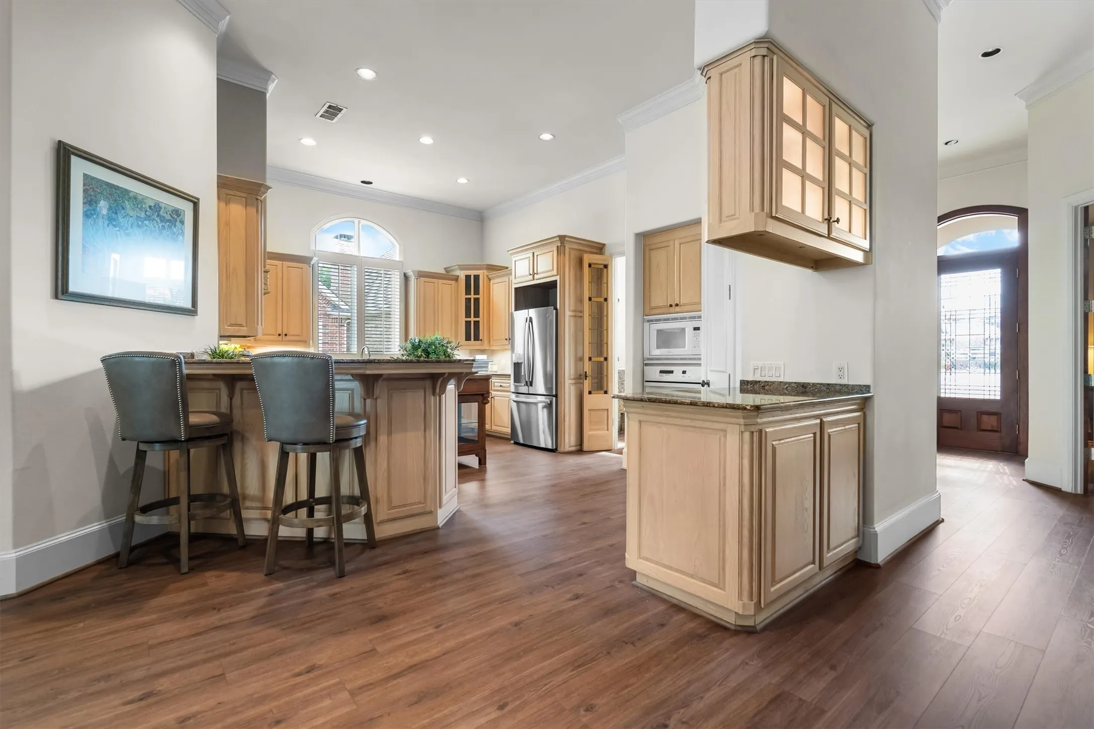 Single Family Residence For Sale in Tarrant County , 12 Park Row Court, Pantego, Texas 76013, 3 Bedroom, 3 Bathroom, 2 Garage spaces, 2,374 Sqft, built in 2000, mls#21312262, Real Estate Agent in Pantego, Homes For Sale in Tarrant county, Homes For Sale in Pantego, Realtor in Pantego Texas, Real Estate Brokerage Independent Realty Texas, Luminita Cordes Realtor