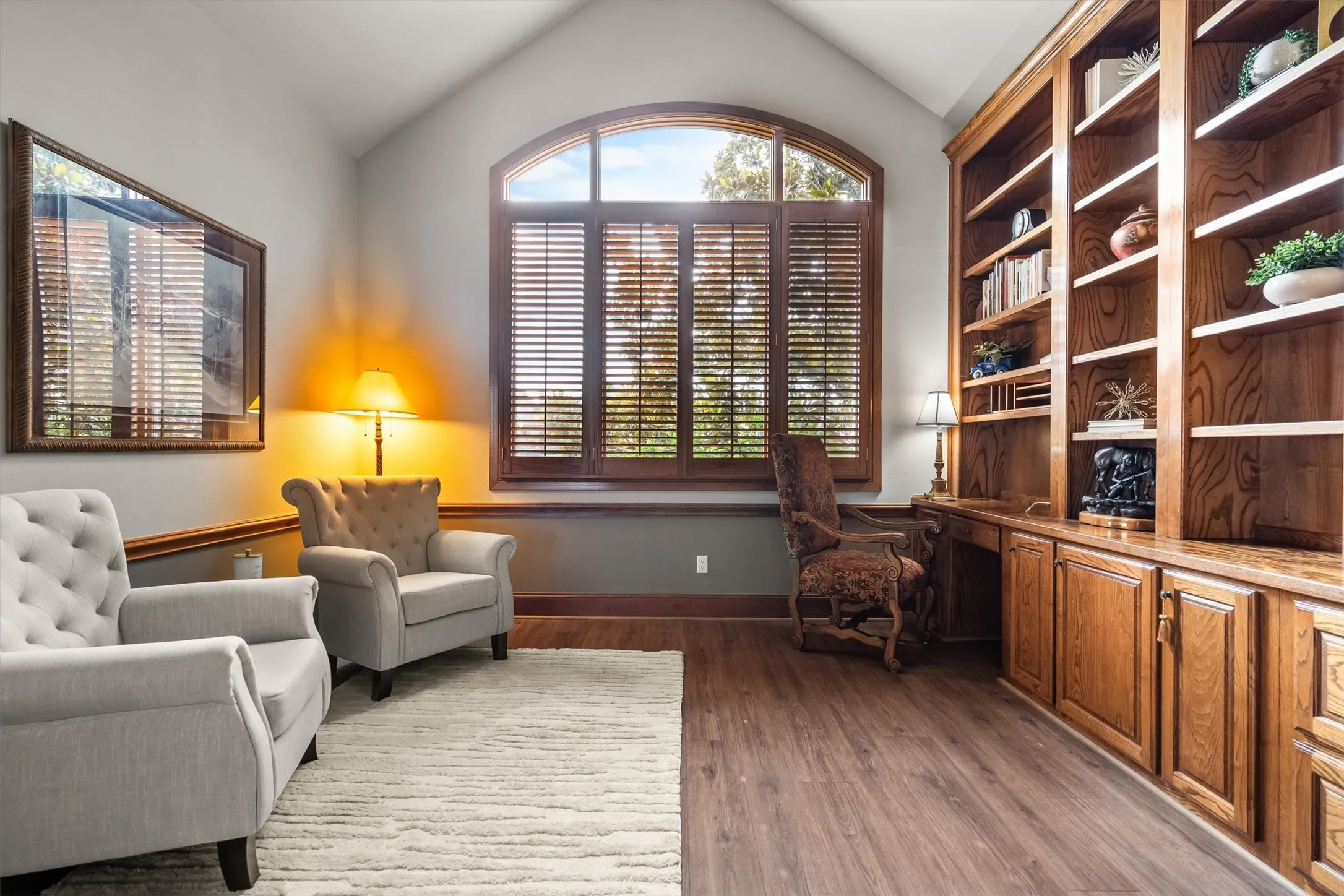 Single Family Residence For Sale in Tarrant County , 12 Park Row Court, Pantego, Texas 76013, 3 Bedroom, 3 Bathroom, 2 Garage spaces, 2,374 Sqft, built in 2000, mls#21312262, Real Estate Agent in Pantego, Homes For Sale in Tarrant county, Homes For Sale in Pantego, Realtor in Pantego Texas, Real Estate Brokerage Independent Realty Texas, Luminita Cordes Realtor