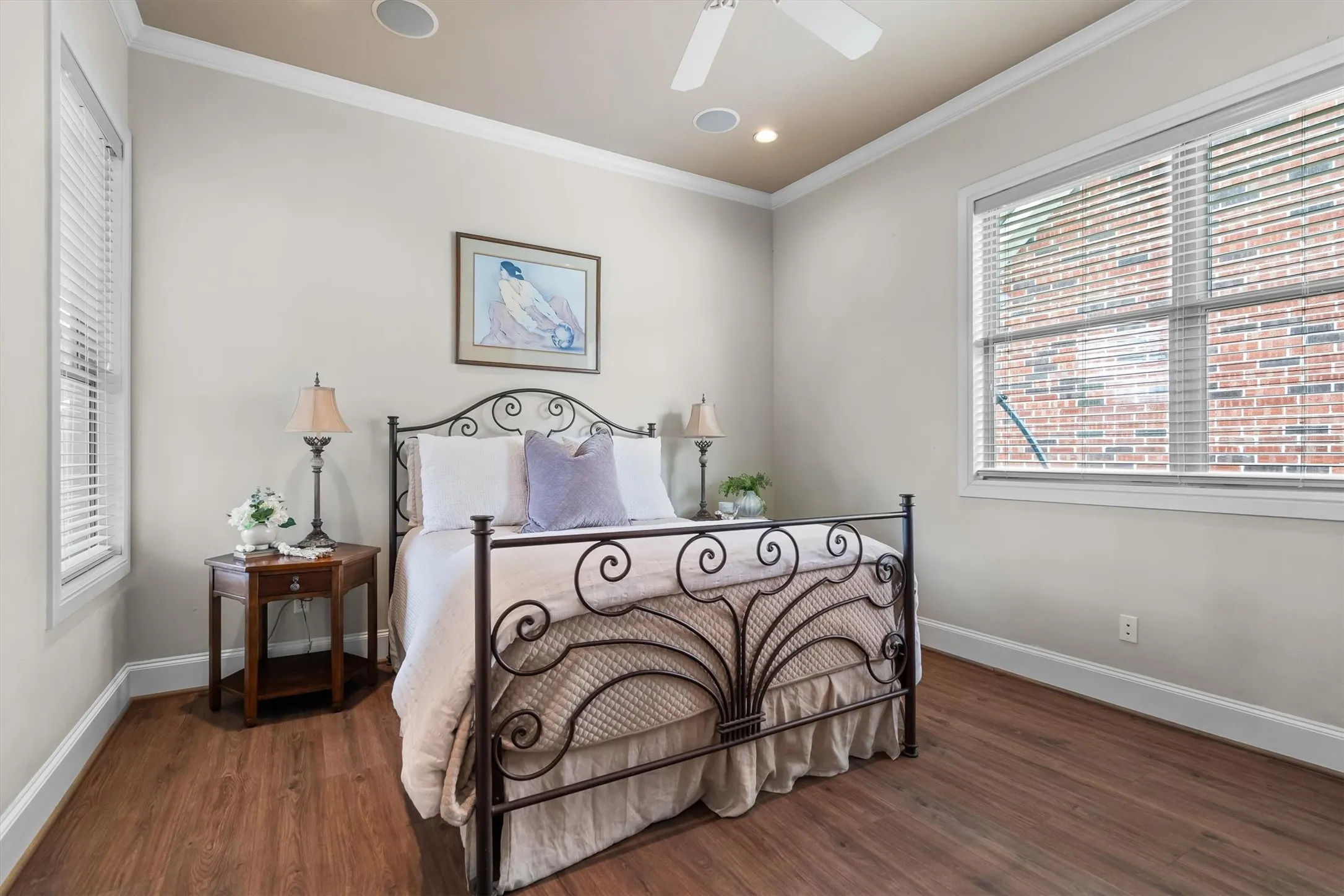 Single Family Residence For Sale in Tarrant County , 12 Park Row Court, Pantego, Texas 76013, 3 Bedroom, 3 Bathroom, 2 Garage spaces, 2,374 Sqft, built in 2000, mls#21312262, Real Estate Agent in Pantego, Homes For Sale in Tarrant county, Homes For Sale in Pantego, Realtor in Pantego Texas, Real Estate Brokerage Independent Realty Texas, Luminita Cordes Realtor