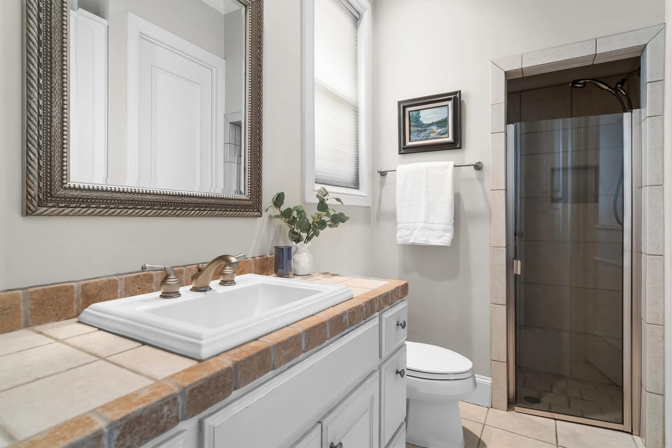 Single Family Residence For Sale in Tarrant County , 12 Park Row Court, Pantego, Texas 76013, 3 Bedroom, 3 Bathroom, 2 Garage spaces, 2,374 Sqft, built in 2000, mls#21312262, Real Estate Agent in Pantego, Homes For Sale in Tarrant county, Homes For Sale in Pantego, Realtor in Pantego Texas, Real Estate Brokerage Independent Realty Texas, Luminita Cordes Realtor
