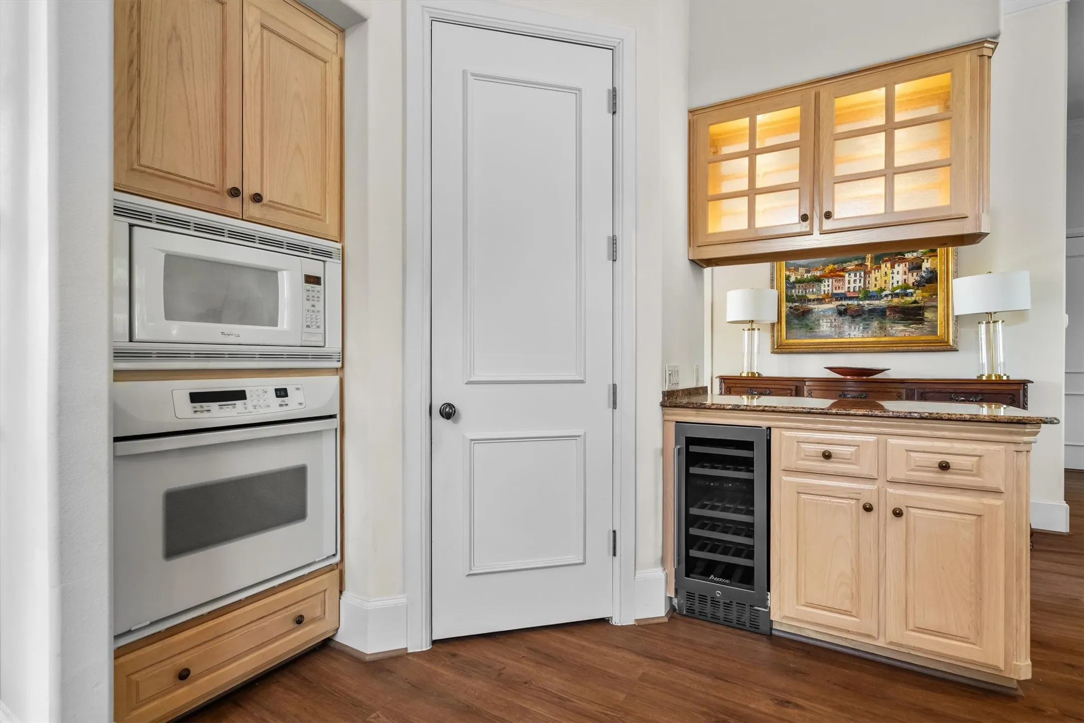 Single Family Residence For Sale in Tarrant County , 12 Park Row Court, Pantego, Texas 76013, 3 Bedroom, 3 Bathroom, 2 Garage spaces, 2,374 Sqft, built in 2000, mls#21312262, Real Estate Agent in Pantego, Homes For Sale in Tarrant county, Homes For Sale in Pantego, Realtor in Pantego Texas, Real Estate Brokerage Independent Realty Texas, Luminita Cordes Realtor