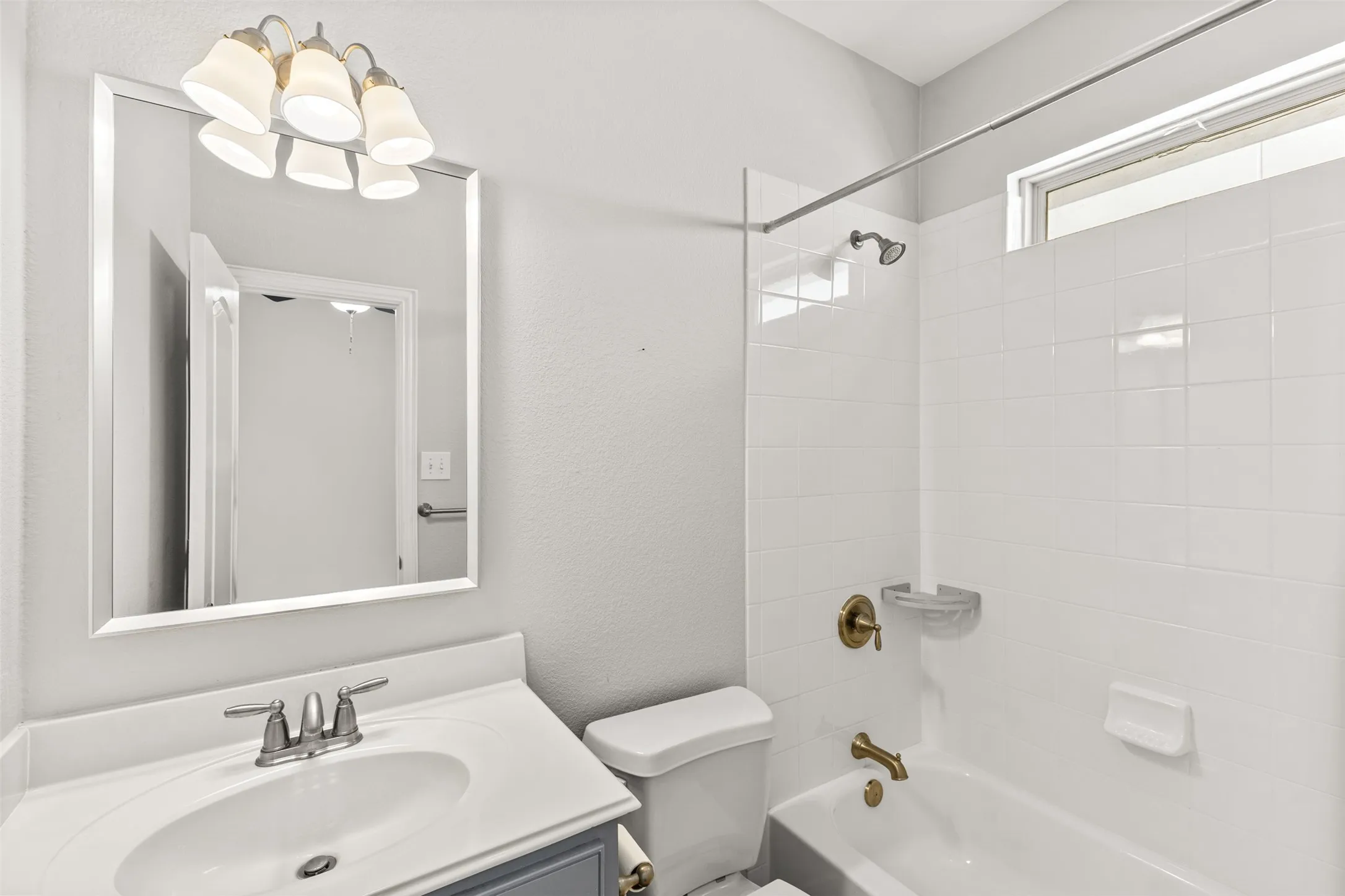 Condominium For Sale in Dallas County , 2326 Stutz Drive 106, Dallas, Texas 75235, 3 Bedroom, 4 Bathroom, 2 Garage spaces, 1,904 Sqft, built in 2008, mls#21317560, Real Estate Agent in Dallas, Homes For Sale in Dallas county, Homes For Sale in Dallas, Realtor in Dallas Texas, Real Estate Brokerage Independent Realty Texas, Luminita Cordes Realtor