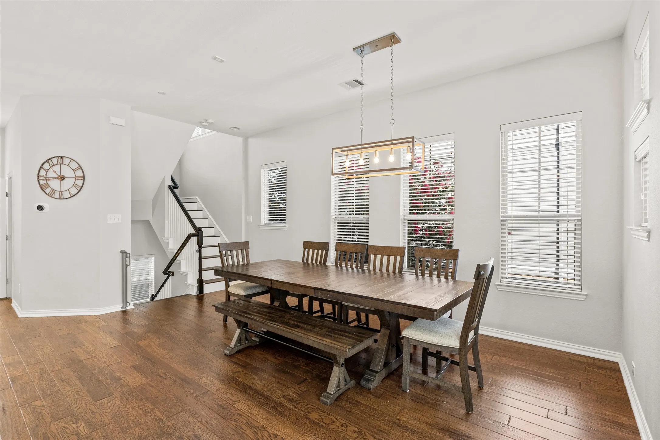 Condominium For Sale in Dallas County , 2326 Stutz Drive 106, Dallas, Texas 75235, 3 Bedroom, 4 Bathroom, 2 Garage spaces, 1,904 Sqft, built in 2008, mls#21317560, Real Estate Agent in Dallas, Homes For Sale in Dallas county, Homes For Sale in Dallas, Realtor in Dallas Texas, Real Estate Brokerage Independent Realty Texas, Luminita Cordes Realtor