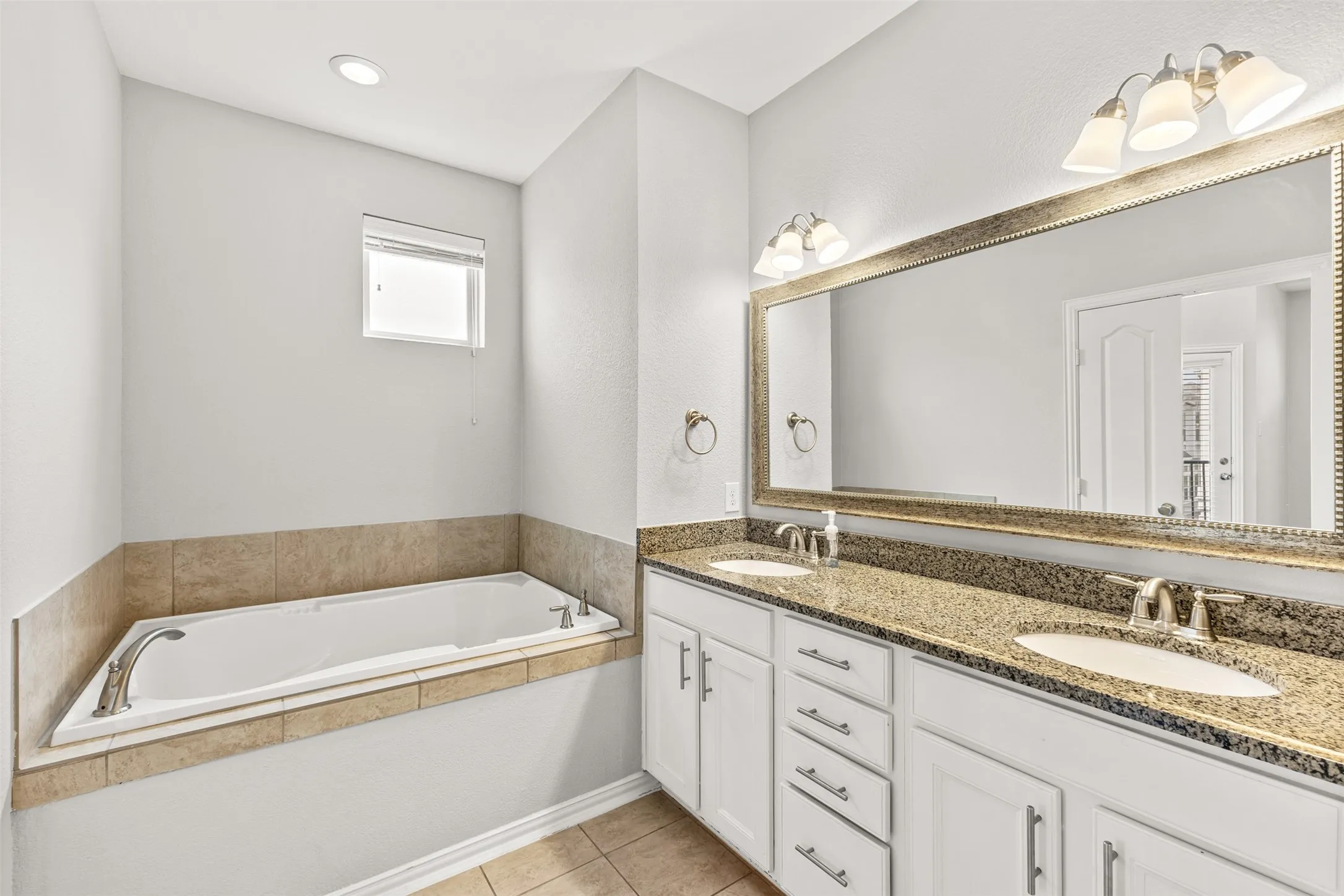 Condominium For Sale in Dallas County , 2326 Stutz Drive 106, Dallas, Texas 75235, 3 Bedroom, 4 Bathroom, 2 Garage spaces, 1,904 Sqft, built in 2008, mls#21317560, Real Estate Agent in Dallas, Homes For Sale in Dallas county, Homes For Sale in Dallas, Realtor in Dallas Texas, Real Estate Brokerage Independent Realty Texas, Luminita Cordes Realtor