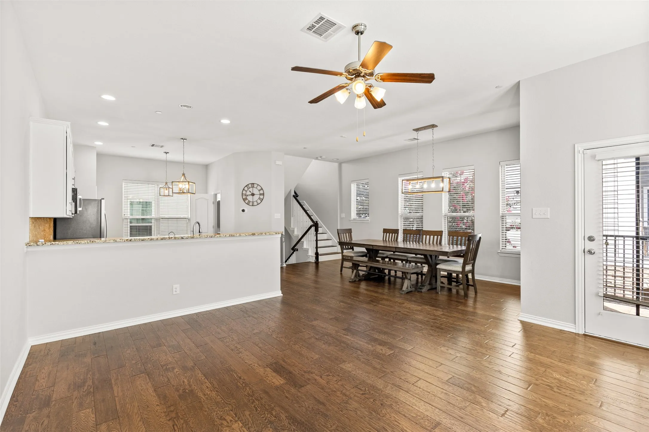 Condominium For Sale in Dallas County , 2326 Stutz Drive 106, Dallas, Texas 75235, 3 Bedroom, 4 Bathroom, 2 Garage spaces, 1,904 Sqft, built in 2008, mls#21317560, Real Estate Agent in Dallas, Homes For Sale in Dallas county, Homes For Sale in Dallas, Realtor in Dallas Texas, Real Estate Brokerage Independent Realty Texas, Luminita Cordes Realtor