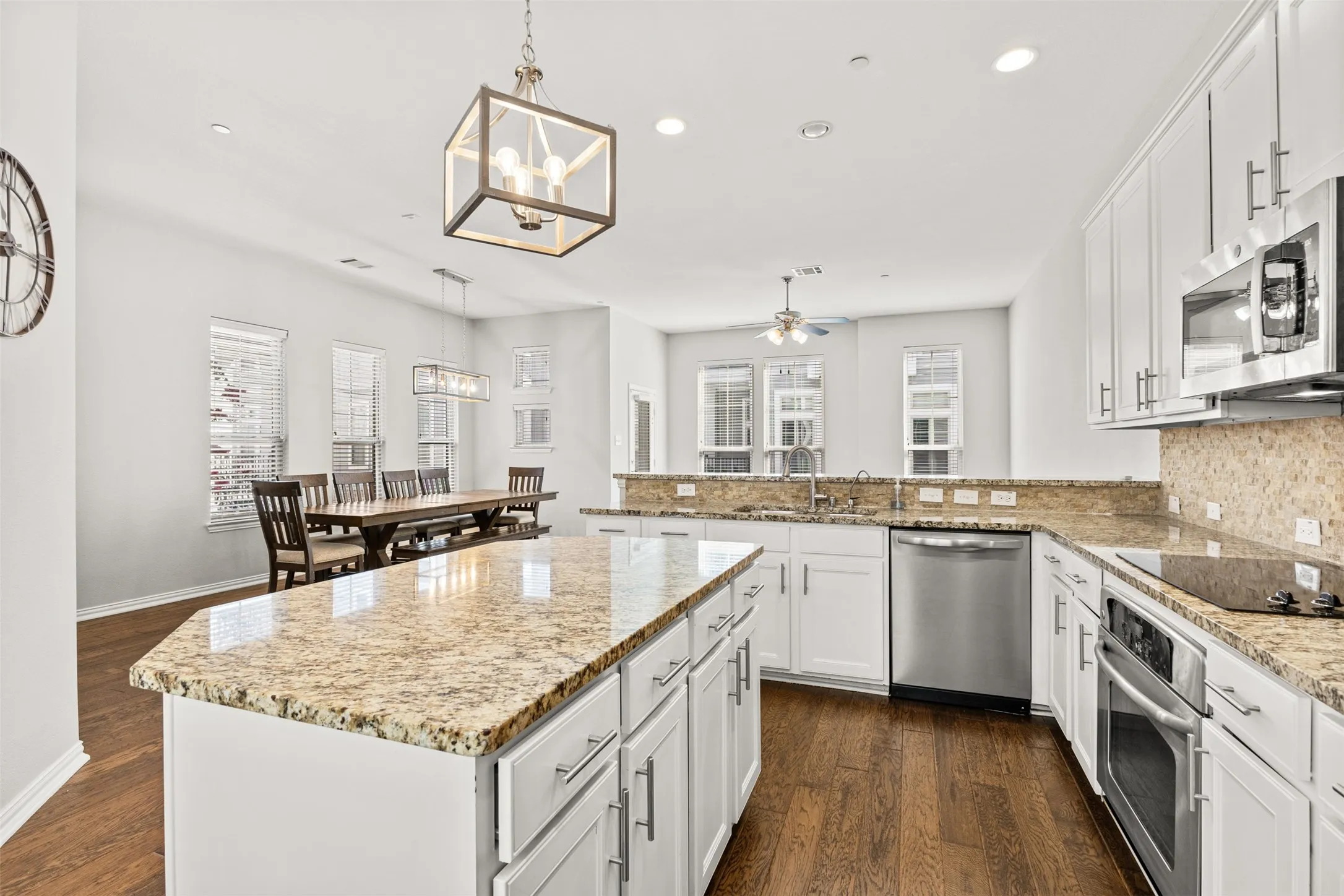Condominium For Sale in Dallas County , 2326 Stutz Drive 106, Dallas, Texas 75235, 3 Bedroom, 4 Bathroom, 2 Garage spaces, 1,904 Sqft, built in 2008, mls#21317560, Real Estate Agent in Dallas, Homes For Sale in Dallas county, Homes For Sale in Dallas, Realtor in Dallas Texas, Real Estate Brokerage Independent Realty Texas, Luminita Cordes Realtor