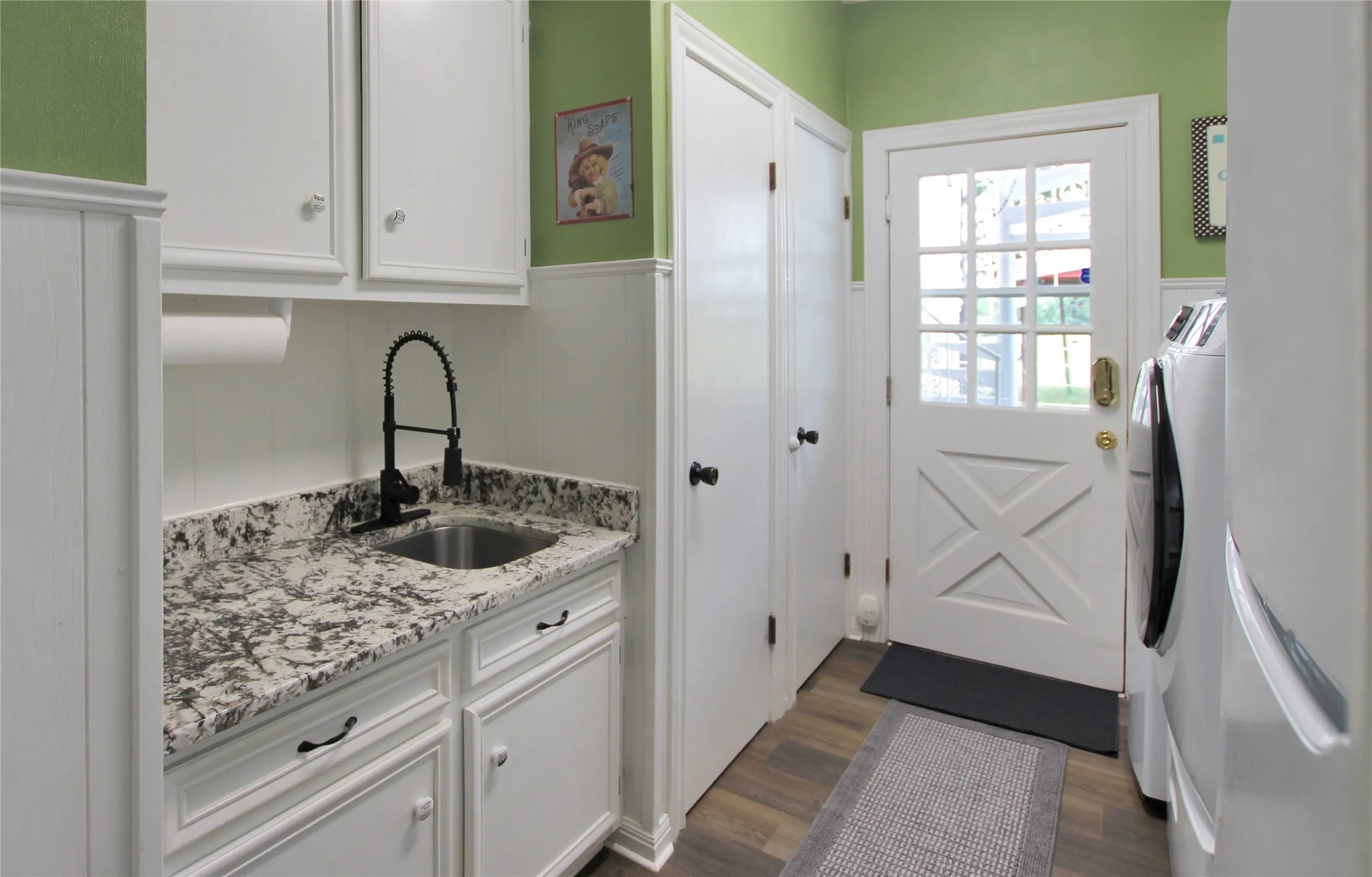 Single Family Residence For Sale in Cherokee County , 19413 US Highway 79 E, Jacksonville, Texas 75766, 5 Bedroom, 5 Bathroom, 3 Garage spaces, 6,151 Sqft, built in 1976, mls#21318293, Real Estate Agent in Jacksonville, Homes For Sale in Cherokee county, Homes For Sale in Jacksonville, Realtor in Jacksonville Texas, Real Estate Brokerage Independent Realty Texas, Luminita Cordes Realtor
