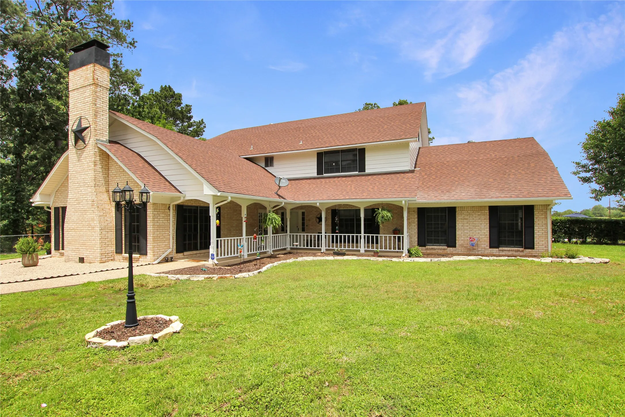 Single Family Residence For Sale in Cherokee County , 19413 US Highway 79 E, Jacksonville, Texas 75766, 5 Bedroom, 5 Bathroom, 3 Garage spaces, 6,151 Sqft, built in 1976, mls#21318293, Real Estate Agent in Jacksonville, Homes For Sale in Cherokee county, Homes For Sale in Jacksonville, Realtor in Jacksonville Texas, Real Estate Brokerage Independent Realty Texas, Luminita Cordes Realtor