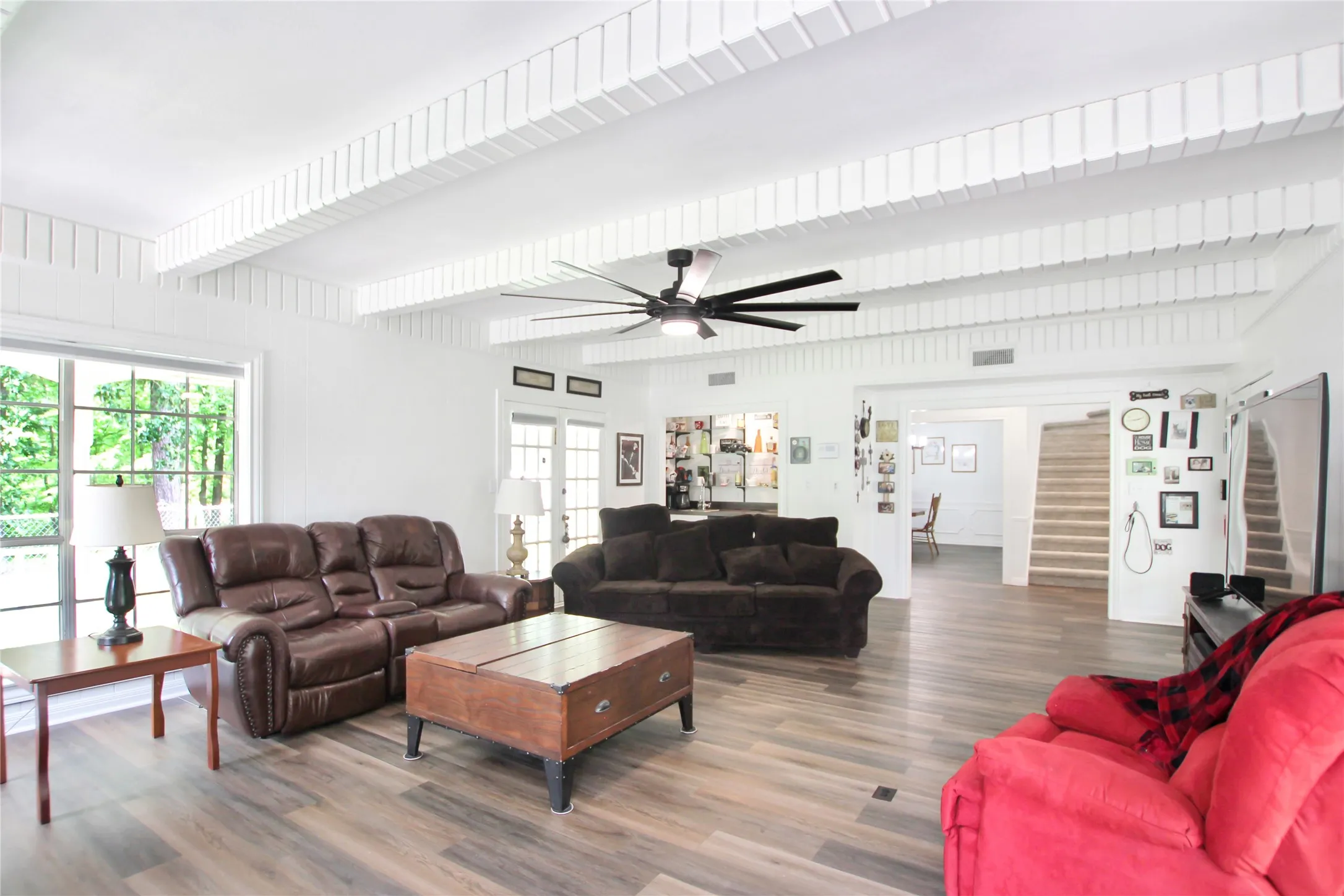 Single Family Residence For Sale in Cherokee County , 19413 US Highway 79 E, Jacksonville, Texas 75766, 5 Bedroom, 5 Bathroom, 3 Garage spaces, 6,151 Sqft, built in 1976, mls#21318293, Real Estate Agent in Jacksonville, Homes For Sale in Cherokee county, Homes For Sale in Jacksonville, Realtor in Jacksonville Texas, Real Estate Brokerage Independent Realty Texas, Luminita Cordes Realtor