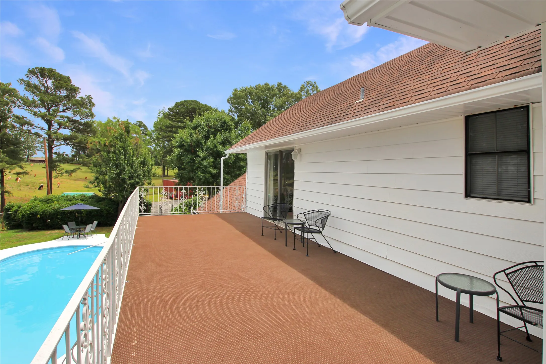 Single Family Residence For Sale in Cherokee County , 19413 US Highway 79 E, Jacksonville, Texas 75766, 5 Bedroom, 5 Bathroom, 3 Garage spaces, 6,151 Sqft, built in 1976, mls#21318293, Real Estate Agent in Jacksonville, Homes For Sale in Cherokee county, Homes For Sale in Jacksonville, Realtor in Jacksonville Texas, Real Estate Brokerage Independent Realty Texas, Luminita Cordes Realtor