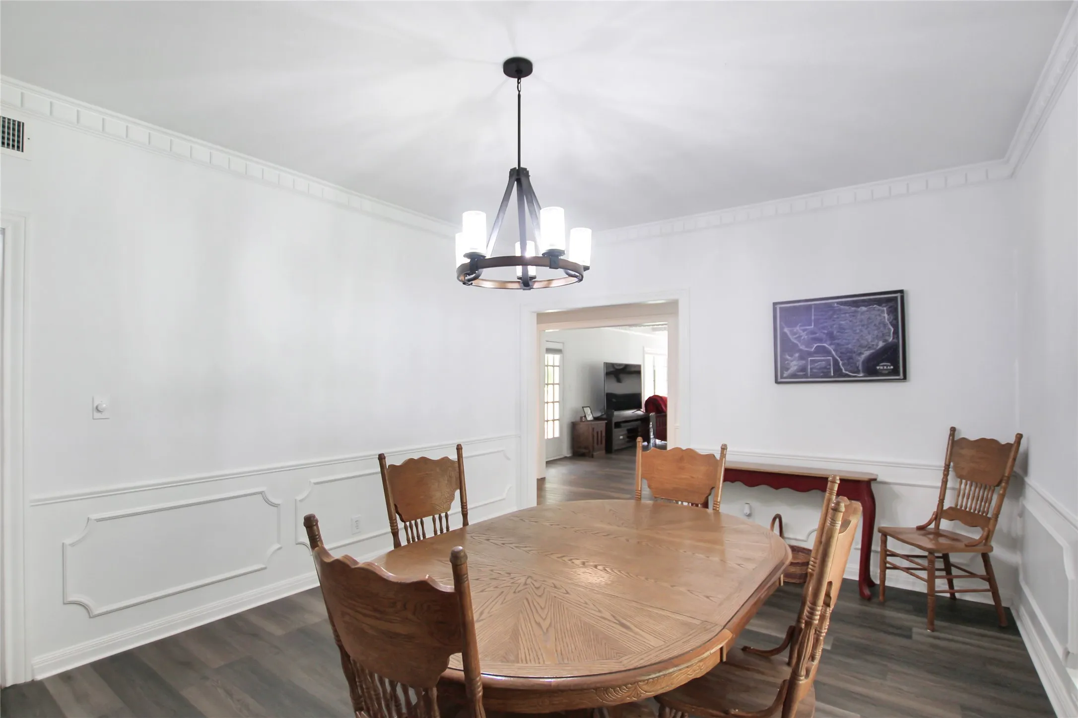 Single Family Residence For Sale in Cherokee County , 19413 US Highway 79 E, Jacksonville, Texas 75766, 5 Bedroom, 5 Bathroom, 3 Garage spaces, 6,151 Sqft, built in 1976, mls#21318293, Real Estate Agent in Jacksonville, Homes For Sale in Cherokee county, Homes For Sale in Jacksonville, Realtor in Jacksonville Texas, Real Estate Brokerage Independent Realty Texas, Luminita Cordes Realtor