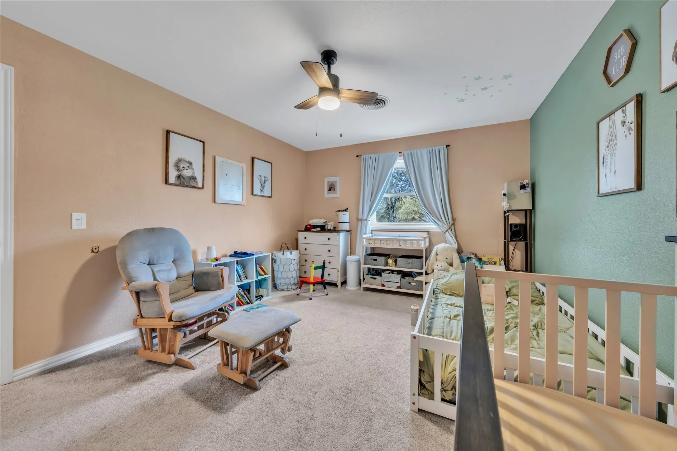 Single Family Residence For Sale in Johnson County , 311 Shady Oak Road, Keene, Texas 76059, 4 Bedroom, 3 Bathroom, 2 Garage spaces, 2,447 Sqft, built in 1978, mls#21309237, Real Estate Agent in Keene, Homes For Sale in Johnson county, Homes For Sale in Keene, Realtor in Keene Texas, Real Estate Brokerage Independent Realty Texas, Luminita Cordes Realtor