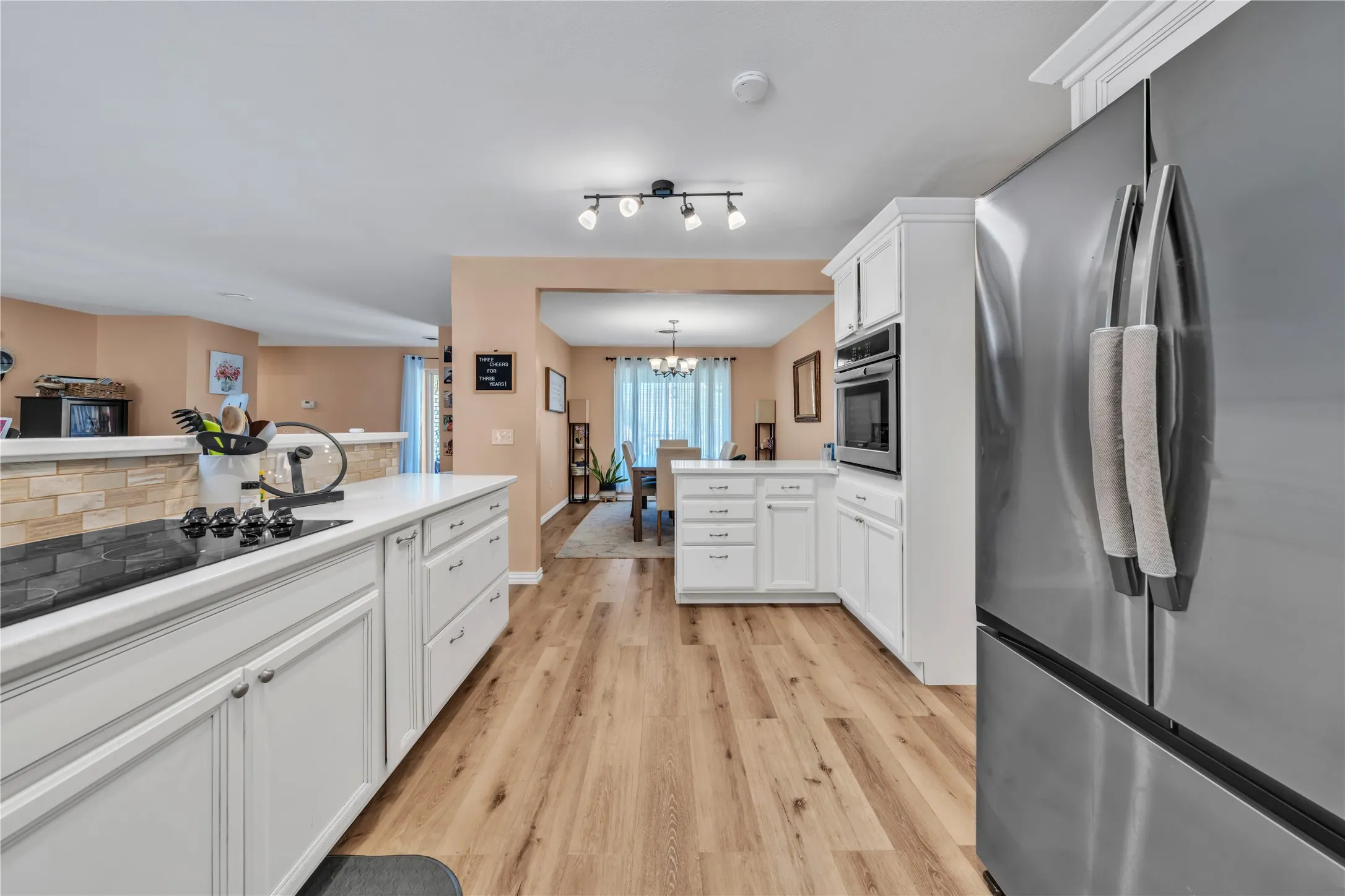Single Family Residence For Sale in Johnson County , 311 Shady Oak Road, Keene, Texas 76059, 4 Bedroom, 3 Bathroom, 2 Garage spaces, 2,447 Sqft, built in 1978, mls#21309237, Real Estate Agent in Keene, Homes For Sale in Johnson county, Homes For Sale in Keene, Realtor in Keene Texas, Real Estate Brokerage Independent Realty Texas, Luminita Cordes Realtor