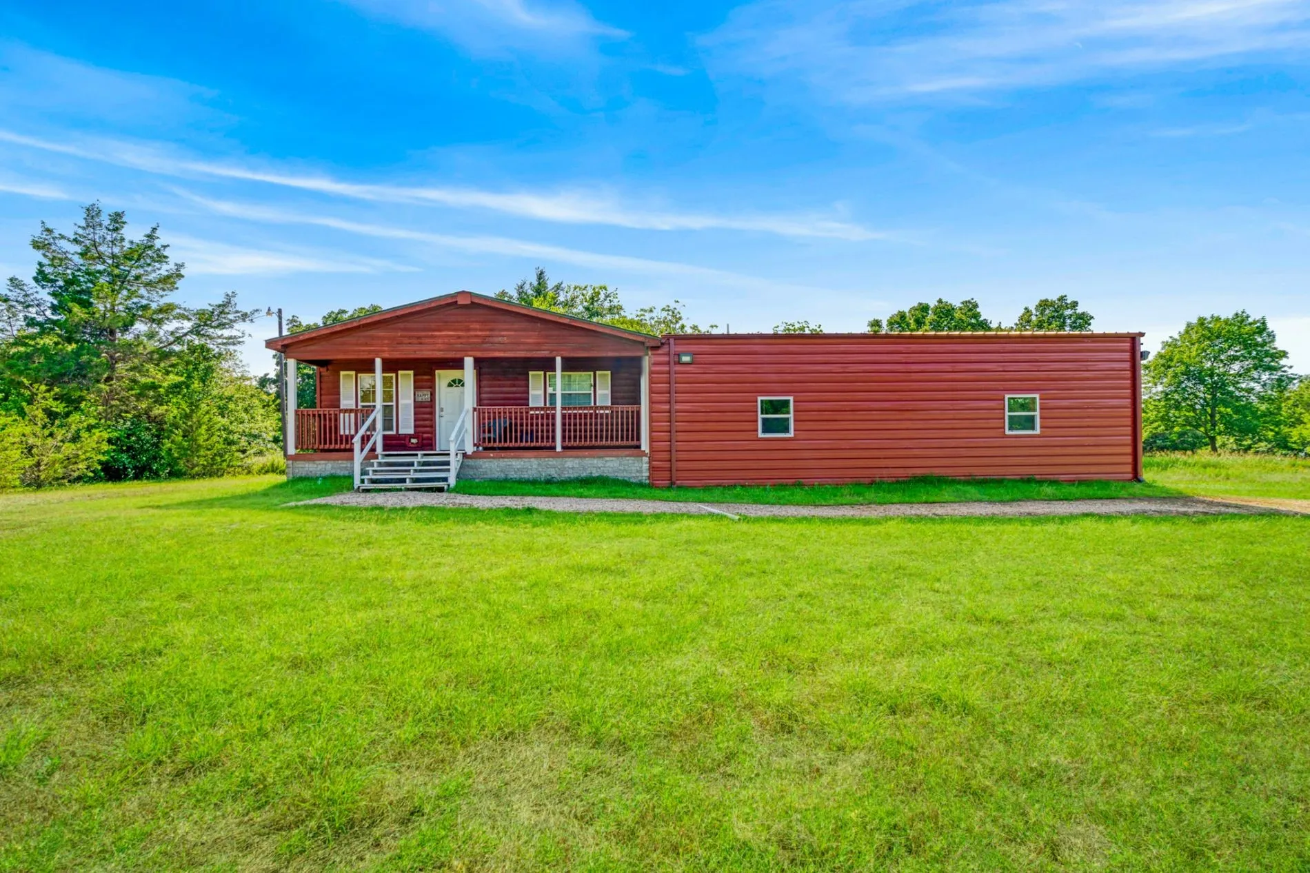 Farm For Sale in Fannin County , 1101 County Road 2810, Honey Grove, Texas 75446, 3 Bedroom, 3 Bathroom, Garage spaces, 2,060 Sqft, built in 2007, mls#21317071, Real Estate Agent in Honey Grove, Homes For Sale in Fannin county, Homes For Sale in Honey Grove, Realtor in Honey Grove Texas, Real Estate Brokerage Independent Realty Texas, Luminita Cordes Realtor