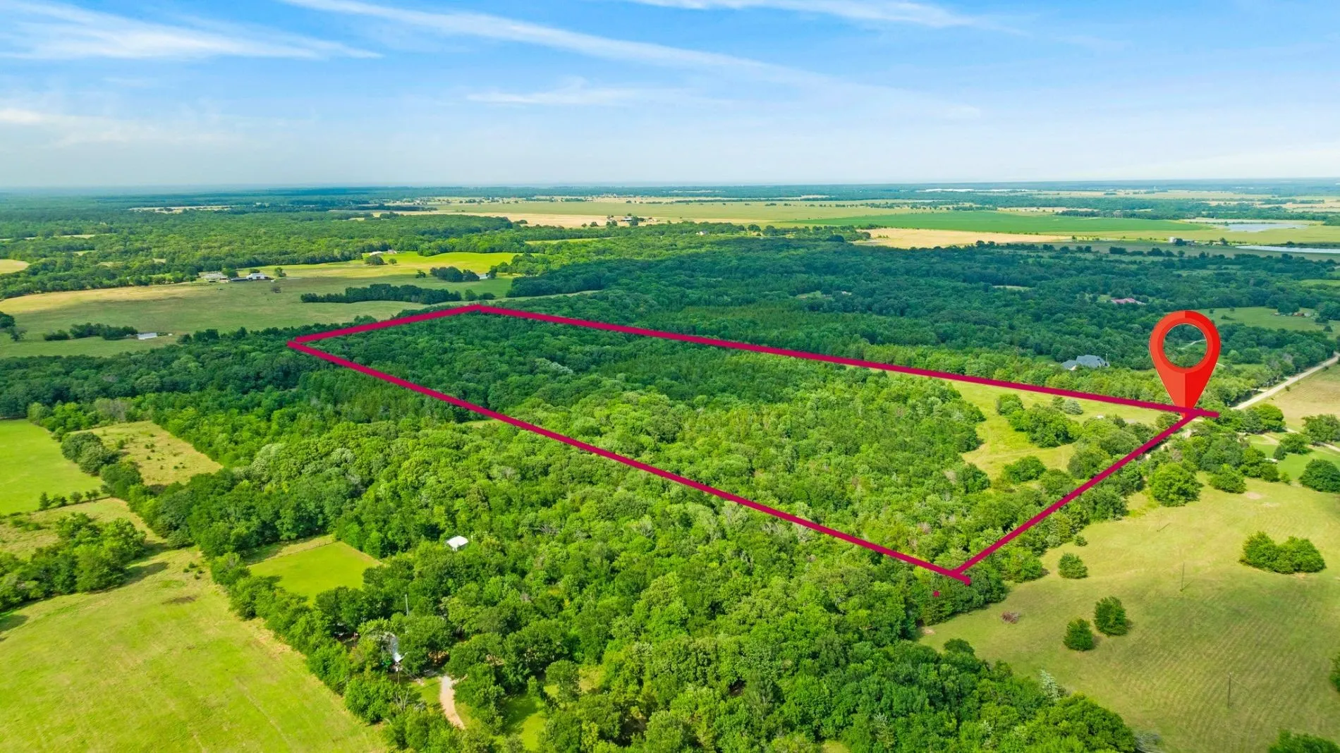 Farm For Sale in Fannin County , 1101 County Road 2810, Honey Grove, Texas 75446, 3 Bedroom, 3 Bathroom, Garage spaces, 2,060 Sqft, built in 2007, mls#21317071, Real Estate Agent in Honey Grove, Homes For Sale in Fannin county, Homes For Sale in Honey Grove, Realtor in Honey Grove Texas, Real Estate Brokerage Independent Realty Texas, Luminita Cordes Realtor