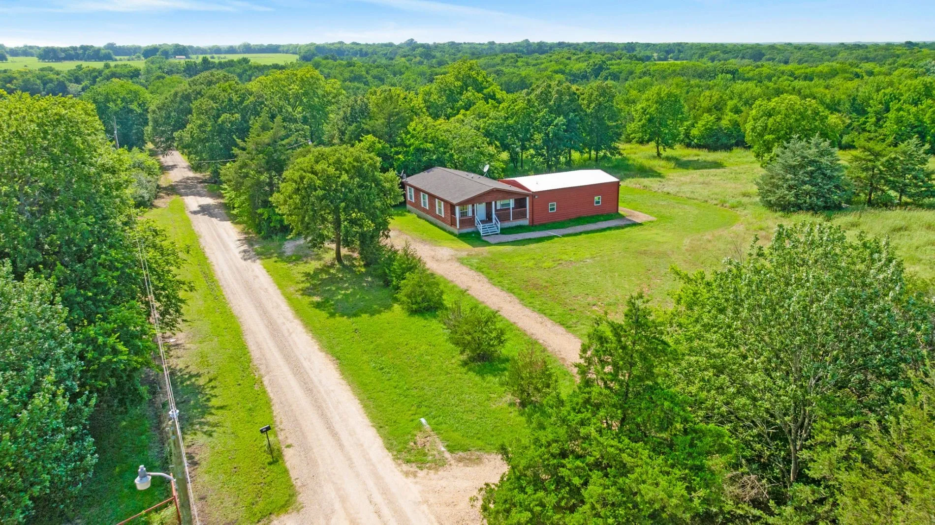Farm For Sale in Fannin County , 1101 County Road 2810, Honey Grove, Texas 75446, 3 Bedroom, 3 Bathroom, Garage spaces, 2,060 Sqft, built in 2007, mls#21317071, Real Estate Agent in Honey Grove, Homes For Sale in Fannin county, Homes For Sale in Honey Grove, Realtor in Honey Grove Texas, Real Estate Brokerage Independent Realty Texas, Luminita Cordes Realtor