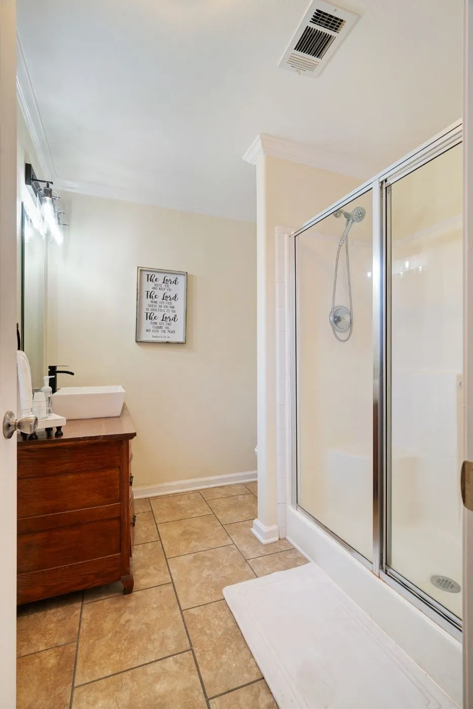 Farm For Sale in Fannin County , 1101 County Road 2810, Honey Grove, Texas 75446, 3 Bedroom, 3 Bathroom, Garage spaces, 2,060 Sqft, built in 2007, mls#21317071, Real Estate Agent in Honey Grove, Homes For Sale in Fannin county, Homes For Sale in Honey Grove, Realtor in Honey Grove Texas, Real Estate Brokerage Independent Realty Texas, Luminita Cordes Realtor