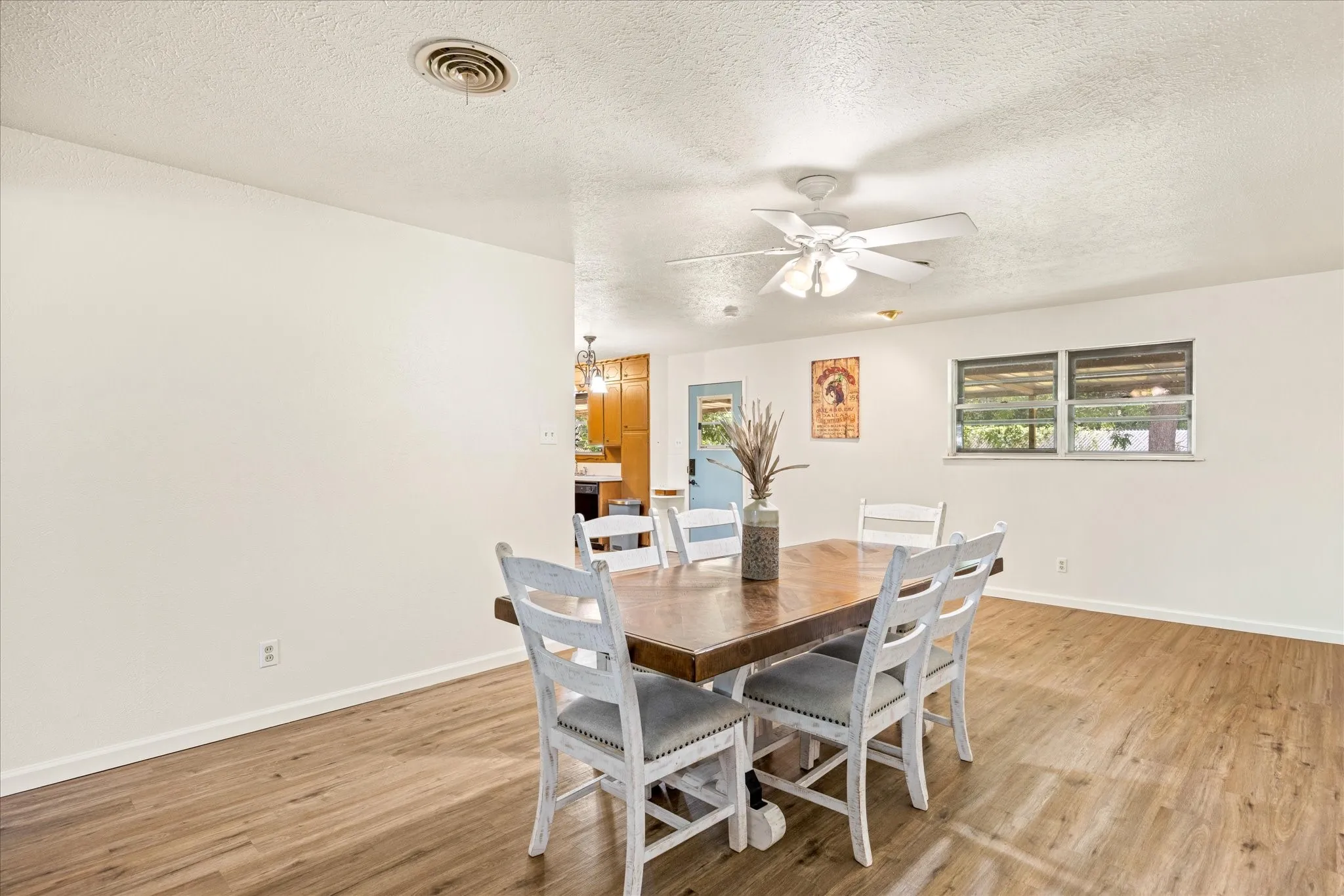 Single Family Residence For Sale in Erath County , 575 N Charlotte Avenue, Stephenville, Texas 76401, 4 Bedroom, 2 Bathroom, Garage spaces, 2,156 Sqft, built in 1965, mls#21317760, Real Estate Agent in Stephenville, Homes For Sale in Erath county, Homes For Sale in Stephenville, Realtor in Stephenville Texas, Real Estate Brokerage Independent Realty Texas, Luminita Cordes Realtor