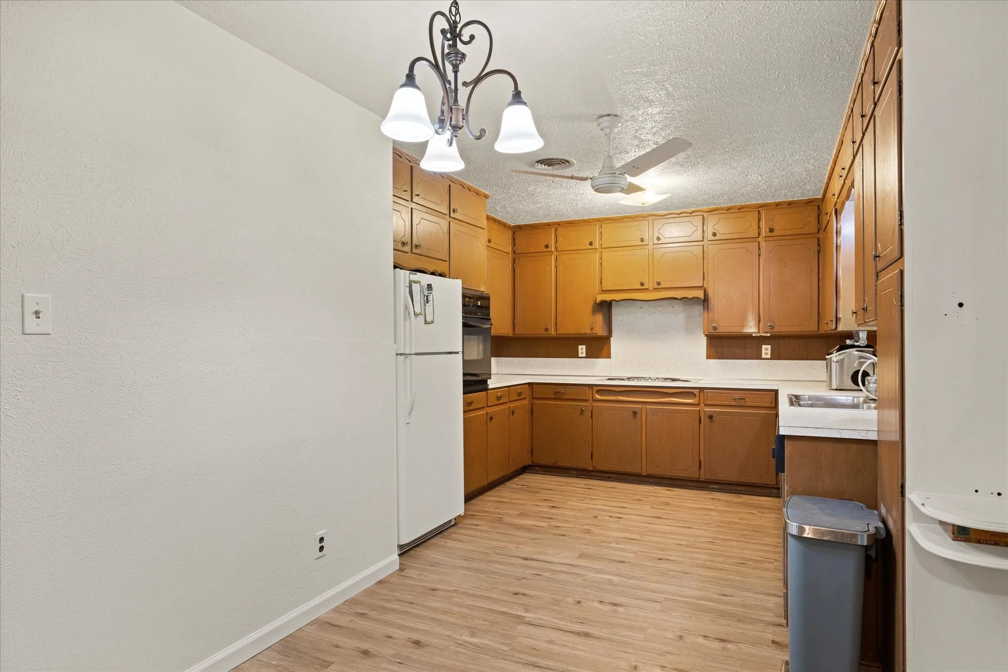 Single Family Residence For Sale in Erath County , 575 N Charlotte Avenue, Stephenville, Texas 76401, 4 Bedroom, 2 Bathroom, Garage spaces, 2,156 Sqft, built in 1965, mls#21317760, Real Estate Agent in Stephenville, Homes For Sale in Erath county, Homes For Sale in Stephenville, Realtor in Stephenville Texas, Real Estate Brokerage Independent Realty Texas, Luminita Cordes Realtor