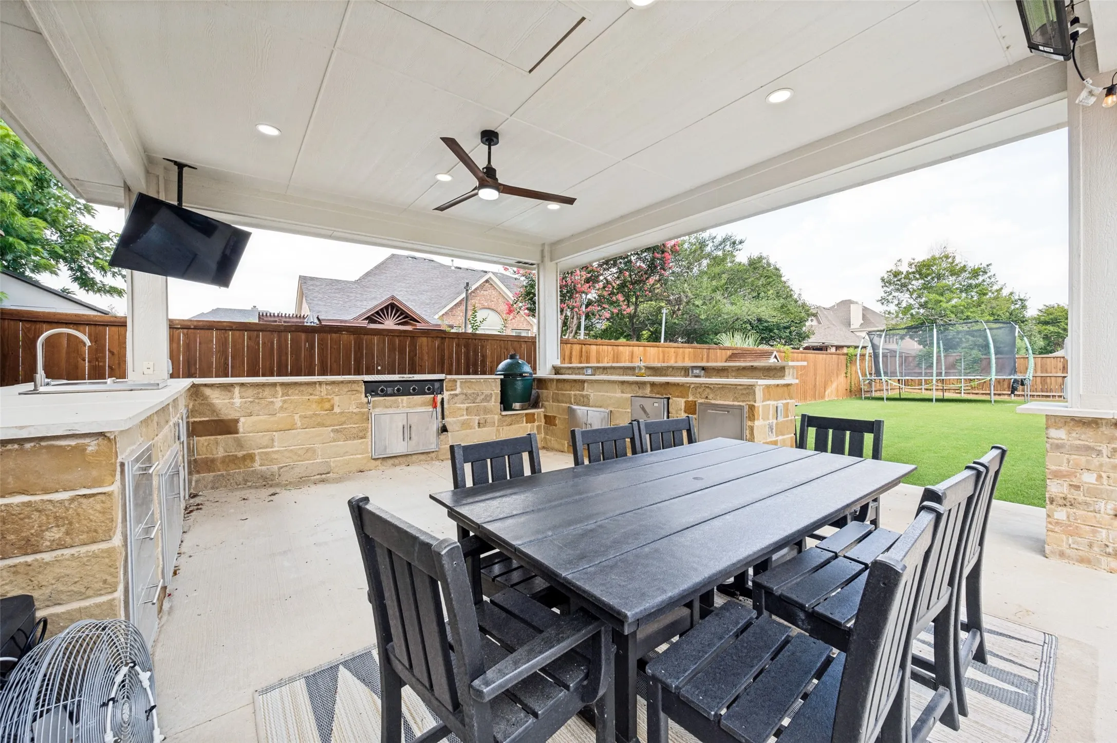 Single Family Residence For Sale in Denton County , 1700 Coyote Ridge, Carrollton, Texas 75010, 5 Bedroom, 4 Bathroom, 3 Garage spaces, 3,260 Sqft, built in 2001, mls#21316884, Real Estate Agent in Carrollton, Homes For Sale in Denton county, Homes For Sale in Carrollton, Realtor in Carrollton Texas, Real Estate Brokerage Independent Realty Texas, Luminita Cordes Realtor