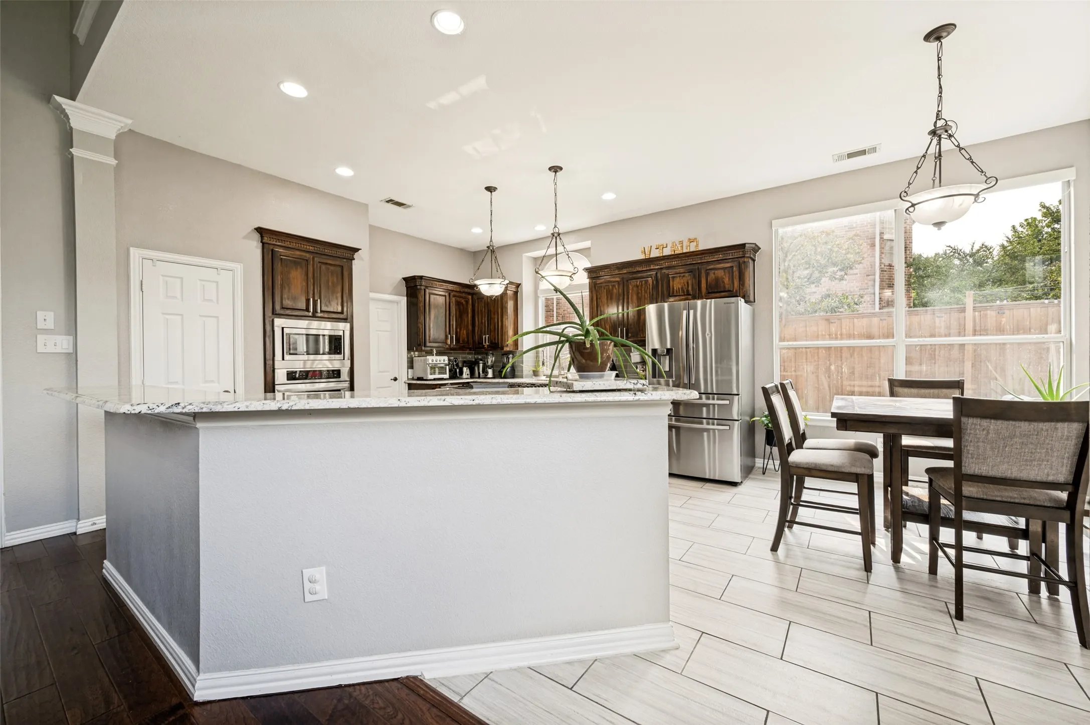 Single Family Residence For Sale in Denton County , 1700 Coyote Ridge, Carrollton, Texas 75010, 5 Bedroom, 4 Bathroom, 3 Garage spaces, 3,260 Sqft, built in 2001, mls#21316884, Real Estate Agent in Carrollton, Homes For Sale in Denton county, Homes For Sale in Carrollton, Realtor in Carrollton Texas, Real Estate Brokerage Independent Realty Texas, Luminita Cordes Realtor