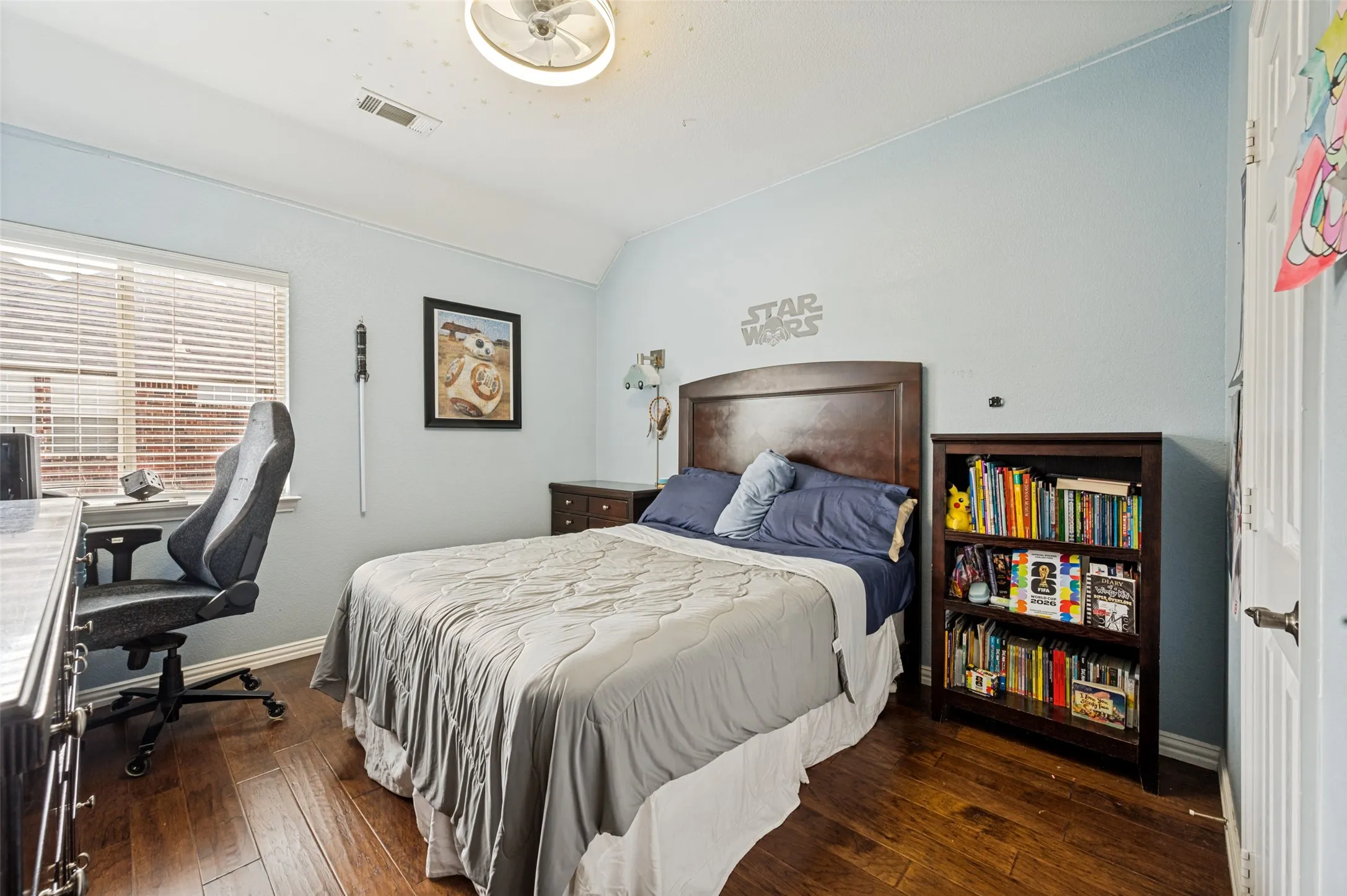Single Family Residence For Sale in Denton County , 1700 Coyote Ridge, Carrollton, Texas 75010, 5 Bedroom, 4 Bathroom, 3 Garage spaces, 3,260 Sqft, built in 2001, mls#21316884, Real Estate Agent in Carrollton, Homes For Sale in Denton county, Homes For Sale in Carrollton, Realtor in Carrollton Texas, Real Estate Brokerage Independent Realty Texas, Luminita Cordes Realtor