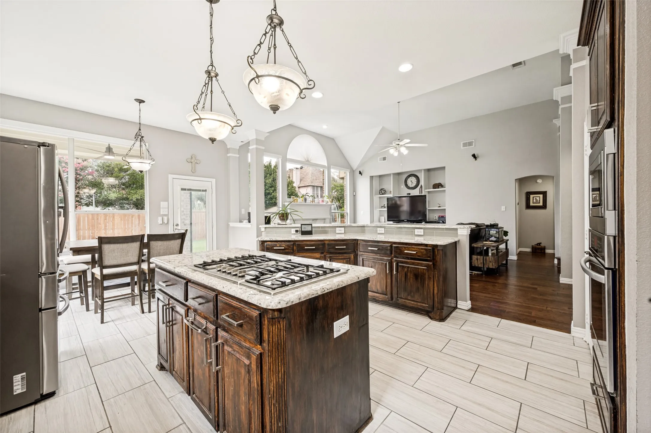 Single Family Residence For Sale in Denton County , 1700 Coyote Ridge, Carrollton, Texas 75010, 5 Bedroom, 4 Bathroom, 3 Garage spaces, 3,260 Sqft, built in 2001, mls#21316884, Real Estate Agent in Carrollton, Homes For Sale in Denton county, Homes For Sale in Carrollton, Realtor in Carrollton Texas, Real Estate Brokerage Independent Realty Texas, Luminita Cordes Realtor