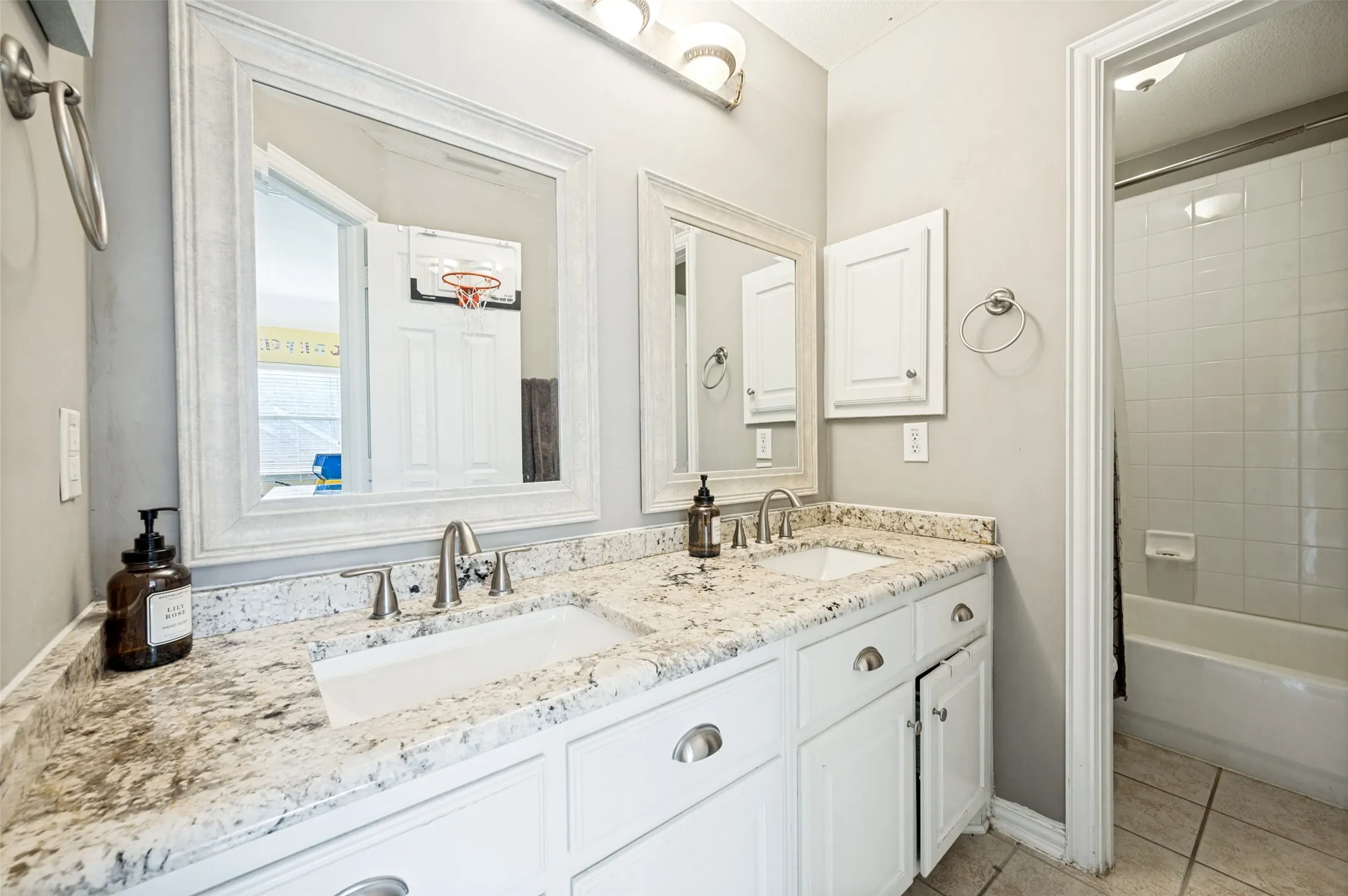 Single Family Residence For Sale in Denton County , 1700 Coyote Ridge, Carrollton, Texas 75010, 5 Bedroom, 4 Bathroom, 3 Garage spaces, 3,260 Sqft, built in 2001, mls#21316884, Real Estate Agent in Carrollton, Homes For Sale in Denton county, Homes For Sale in Carrollton, Realtor in Carrollton Texas, Real Estate Brokerage Independent Realty Texas, Luminita Cordes Realtor
