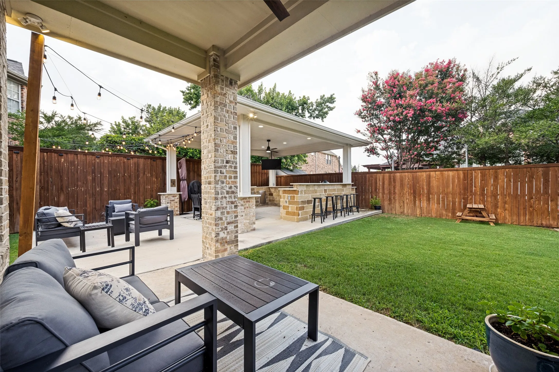 Single Family Residence For Sale in Denton County , 1700 Coyote Ridge, Carrollton, Texas 75010, 5 Bedroom, 4 Bathroom, 3 Garage spaces, 3,260 Sqft, built in 2001, mls#21316884, Real Estate Agent in Carrollton, Homes For Sale in Denton county, Homes For Sale in Carrollton, Realtor in Carrollton Texas, Real Estate Brokerage Independent Realty Texas, Luminita Cordes Realtor