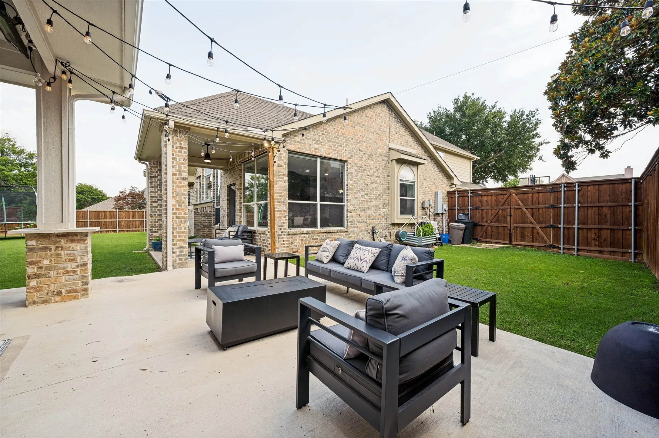 Single Family Residence For Sale in Denton County , 1700 Coyote Ridge, Carrollton, Texas 75010, 5 Bedroom, 4 Bathroom, 3 Garage spaces, 3,260 Sqft, built in 2001, mls#21316884, Real Estate Agent in Carrollton, Homes For Sale in Denton county, Homes For Sale in Carrollton, Realtor in Carrollton Texas, Real Estate Brokerage Independent Realty Texas, Luminita Cordes Realtor