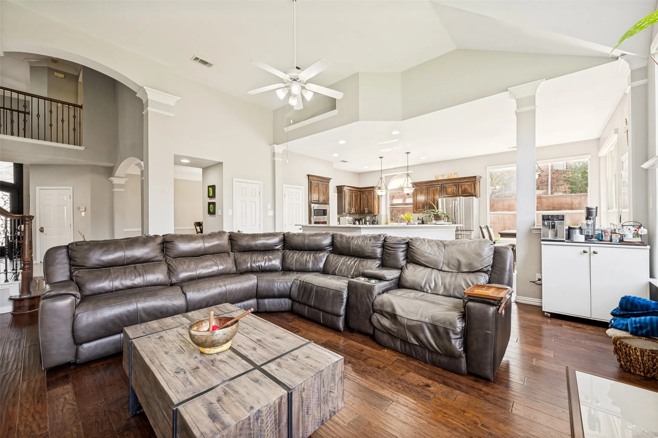 Single Family Residence For Sale in Denton County , 1700 Coyote Ridge, Carrollton, Texas 75010, 5 Bedroom, 4 Bathroom, 3 Garage spaces, 3,260 Sqft, built in 2001, mls#21316884, Real Estate Agent in Carrollton, Homes For Sale in Denton county, Homes For Sale in Carrollton, Realtor in Carrollton Texas, Real Estate Brokerage Independent Realty Texas, Luminita Cordes Realtor