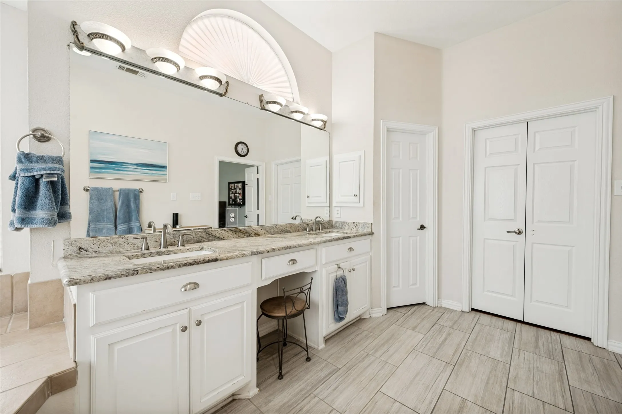 Single Family Residence For Sale in Denton County , 1700 Coyote Ridge, Carrollton, Texas 75010, 5 Bedroom, 4 Bathroom, 3 Garage spaces, 3,260 Sqft, built in 2001, mls#21316884, Real Estate Agent in Carrollton, Homes For Sale in Denton county, Homes For Sale in Carrollton, Realtor in Carrollton Texas, Real Estate Brokerage Independent Realty Texas, Luminita Cordes Realtor