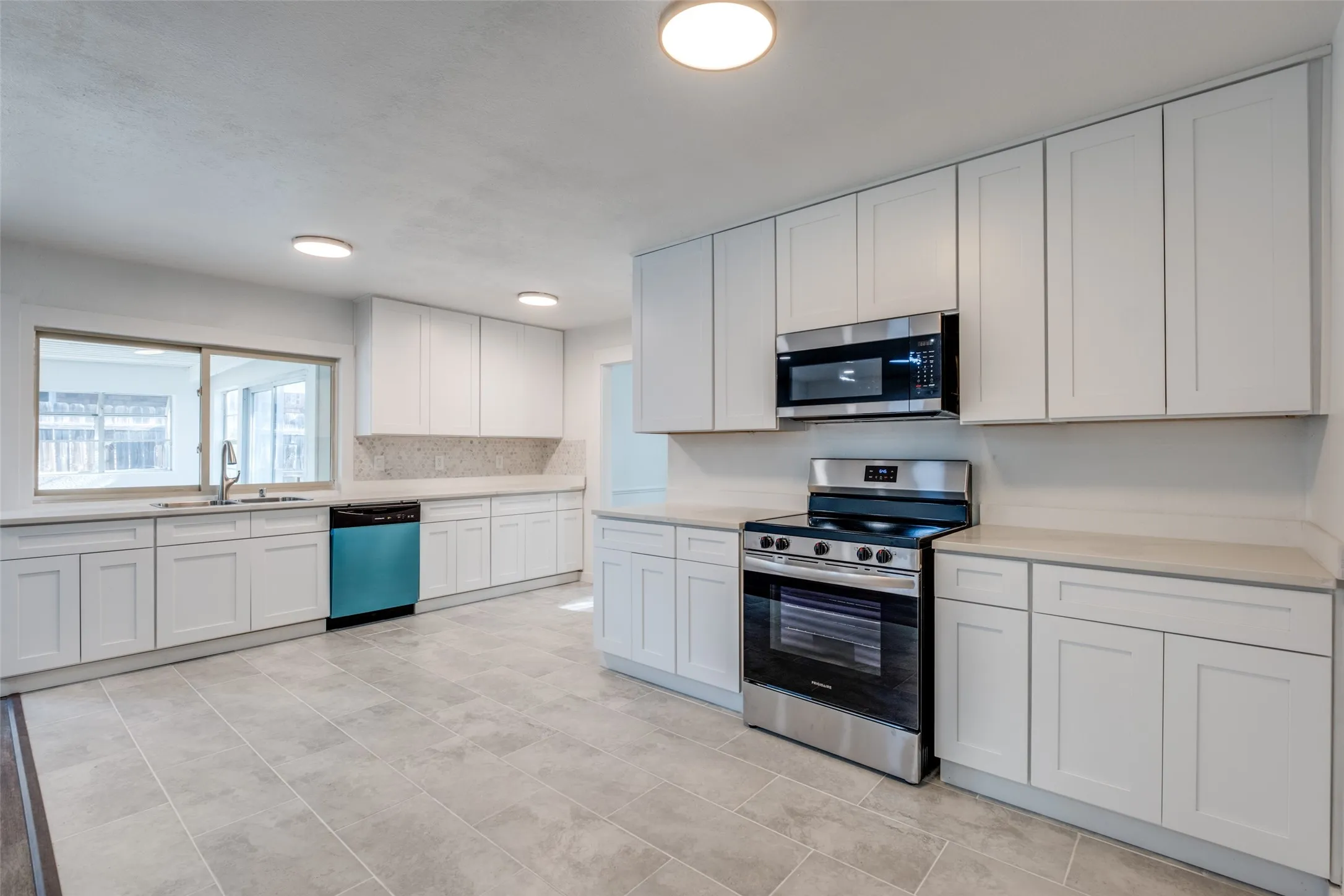 Single Family Residence For Sale in Dallas County , 8507 Baumgarten Drive, Dallas, Texas 75228, 3 Bedroom, 2 Bathroom, 2 Garage spaces, 1,983 Sqft, built in 1975, mls#21318317, Real Estate Agent in Dallas, Homes For Sale in Dallas county, Homes For Sale in Dallas, Realtor in Dallas Texas, Real Estate Brokerage Independent Realty Texas, Luminita Cordes Realtor