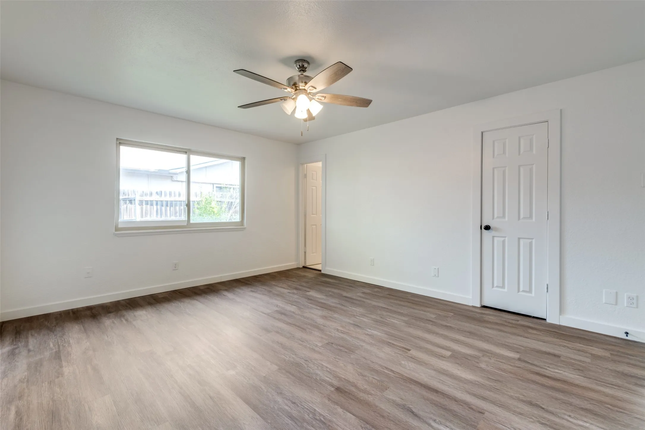 Single Family Residence For Sale in Dallas County , 8507 Baumgarten Drive, Dallas, Texas 75228, 3 Bedroom, 2 Bathroom, 2 Garage spaces, 1,983 Sqft, built in 1975, mls#21318317, Real Estate Agent in Dallas, Homes For Sale in Dallas county, Homes For Sale in Dallas, Realtor in Dallas Texas, Real Estate Brokerage Independent Realty Texas, Luminita Cordes Realtor