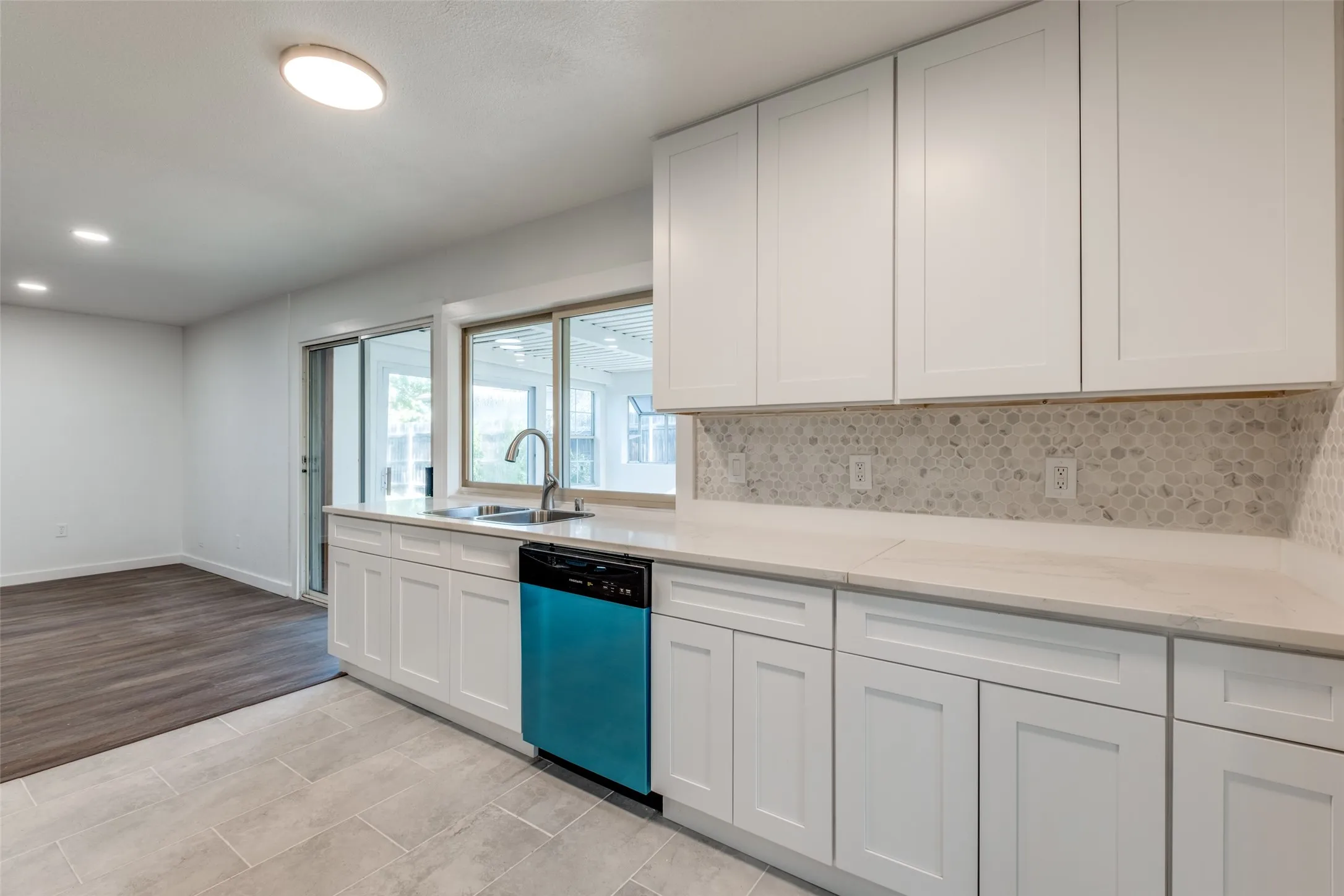 Single Family Residence For Sale in Dallas County , 8507 Baumgarten Drive, Dallas, Texas 75228, 3 Bedroom, 2 Bathroom, 2 Garage spaces, 1,983 Sqft, built in 1975, mls#21318317, Real Estate Agent in Dallas, Homes For Sale in Dallas county, Homes For Sale in Dallas, Realtor in Dallas Texas, Real Estate Brokerage Independent Realty Texas, Luminita Cordes Realtor