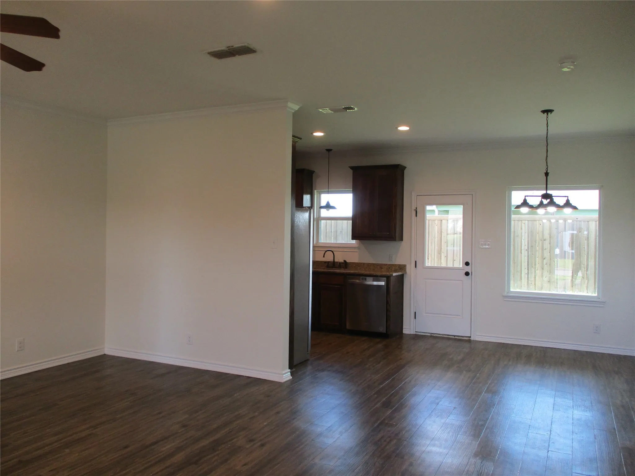 Single Family Residence For Sale in Rains County , 117 Mill Street, Emory, Texas 75440, 3 Bedrooms, 2 Bathrooms, 2 Garage spaces, 1,479 Sqft, built in 2021, Price $329,000, mls#21318322, Real Estate Agent in Emory, Homes For Sale in Rains county, Homes For Sale in Emory, Realtor in Emory Texas, Real Estate Brokerage Independent Realty Texas, Luminita Cordes Realtor