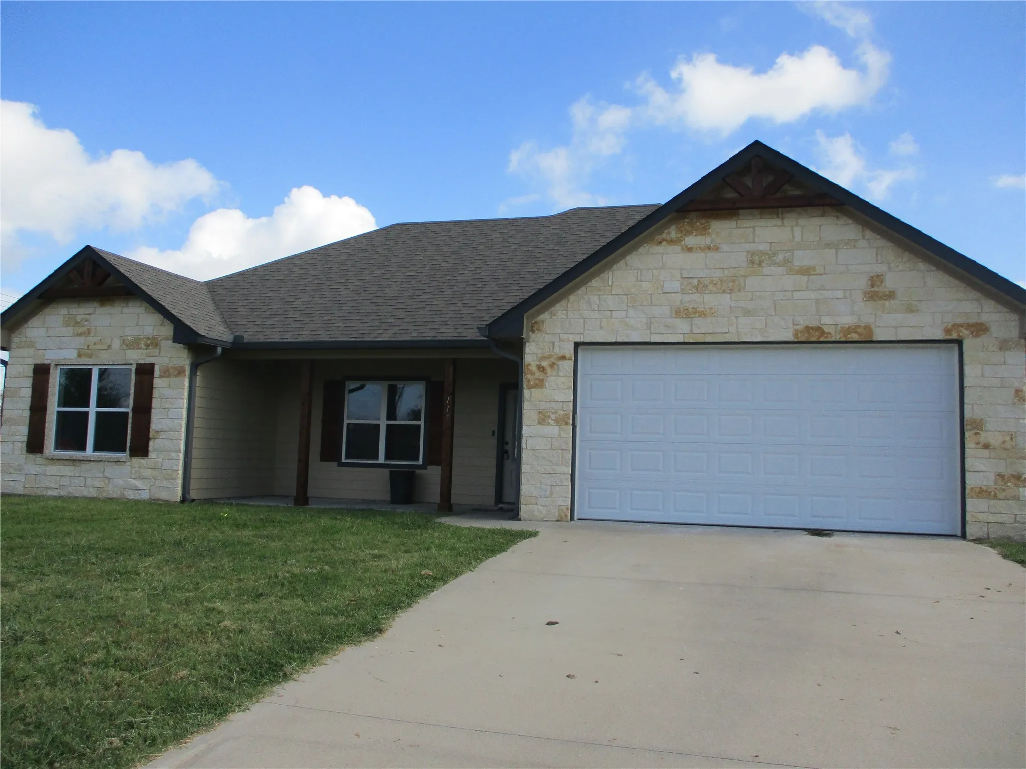 Single Family Residence For Sale in Rains County , 117 Mill Street, Emory, Texas 75440, 3 Bedrooms, 2 Bathrooms, 2 Garage spaces, 1,479 Sqft, built in 2021, Price $329,000, mls#21318322, Real Estate Agent in Emory, Homes For Sale in Rains county, Homes For Sale in Emory, Realtor in Emory Texas, Real Estate Brokerage Independent Realty Texas, Luminita Cordes Realtor