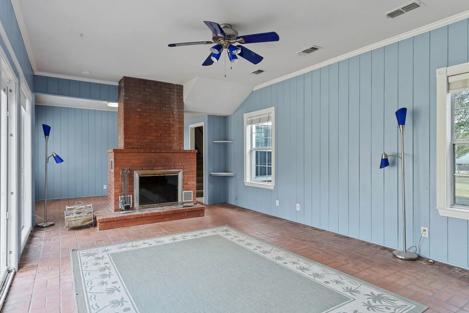 Single Family Residence For Sale in Hunt County , 4120 E Interstate 30, Campbell, Texas 75422, 4 Bedroom, 3 Bathroom, Garage spaces, 2,414 Sqft, built in 1950, mls#21318253, Real Estate Agent in Campbell, Homes For Sale in Hunt county, Homes For Sale in Campbell, Realtor in Campbell Texas, Real Estate Brokerage Independent Realty Texas, Luminita Cordes Realtor
