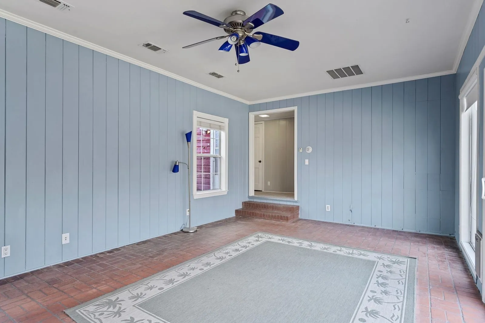 Single Family Residence For Sale in Hunt County , 4120 E Interstate 30, Campbell, Texas 75422, 4 Bedroom, 3 Bathroom, Garage spaces, 2,414 Sqft, built in 1950, mls#21318253, Real Estate Agent in Campbell, Homes For Sale in Hunt county, Homes For Sale in Campbell, Realtor in Campbell Texas, Real Estate Brokerage Independent Realty Texas, Luminita Cordes Realtor