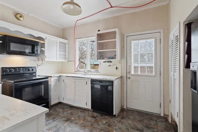 Single Family Residence For Sale in Hunt County , 4120 E Interstate 30, Campbell, Texas 75422, 4 Bedroom, 3 Bathroom, Garage spaces, 2,414 Sqft, built in 1950, mls#21318253, Real Estate Agent in Campbell, Homes For Sale in Hunt county, Homes For Sale in Campbell, Realtor in Campbell Texas, Real Estate Brokerage Independent Realty Texas, Luminita Cordes Realtor