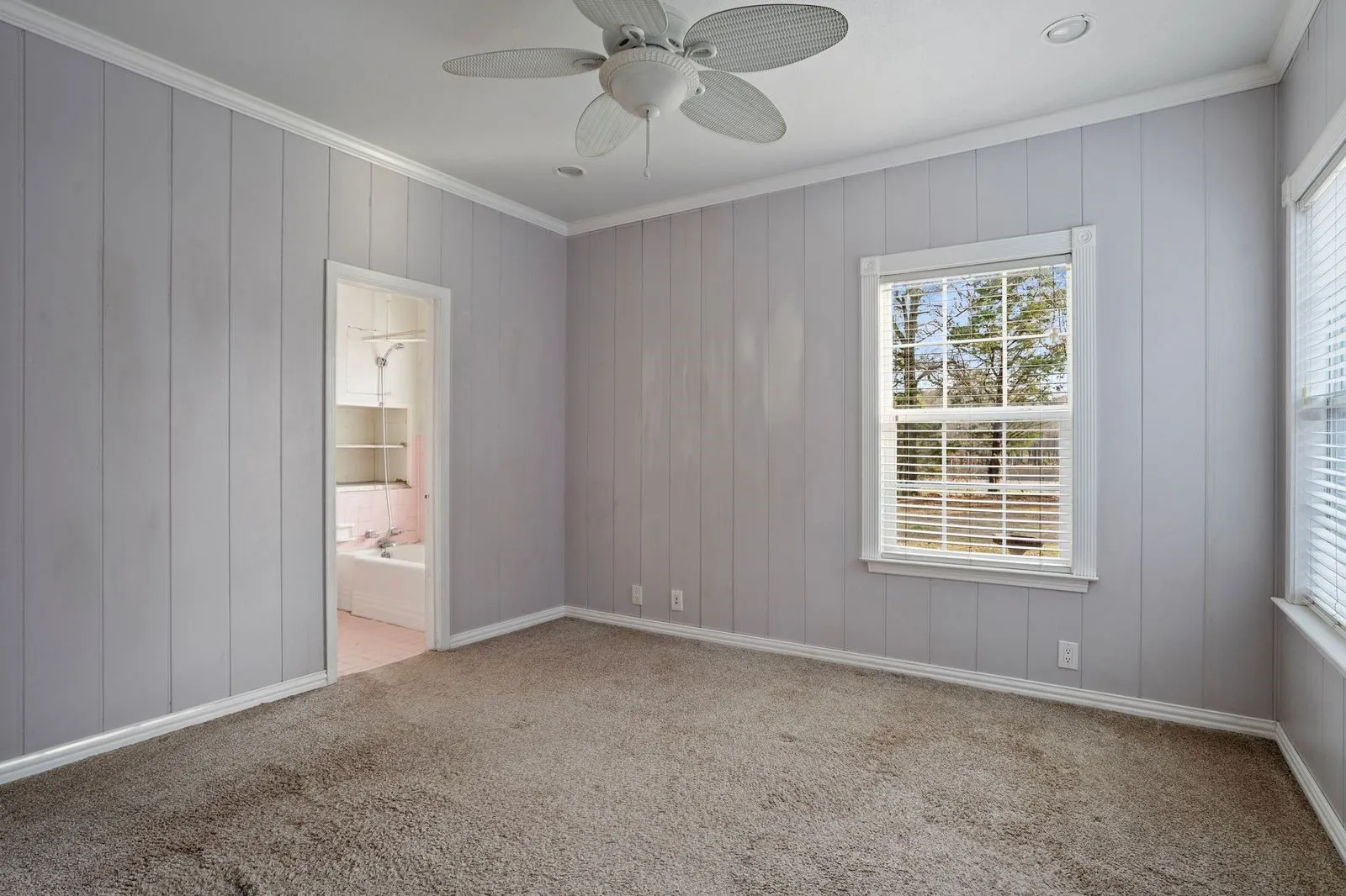 Single Family Residence For Sale in Hunt County , 4120 E Interstate 30, Campbell, Texas 75422, 4 Bedroom, 3 Bathroom, Garage spaces, 2,414 Sqft, built in 1950, mls#21318253, Real Estate Agent in Campbell, Homes For Sale in Hunt county, Homes For Sale in Campbell, Realtor in Campbell Texas, Real Estate Brokerage Independent Realty Texas, Luminita Cordes Realtor