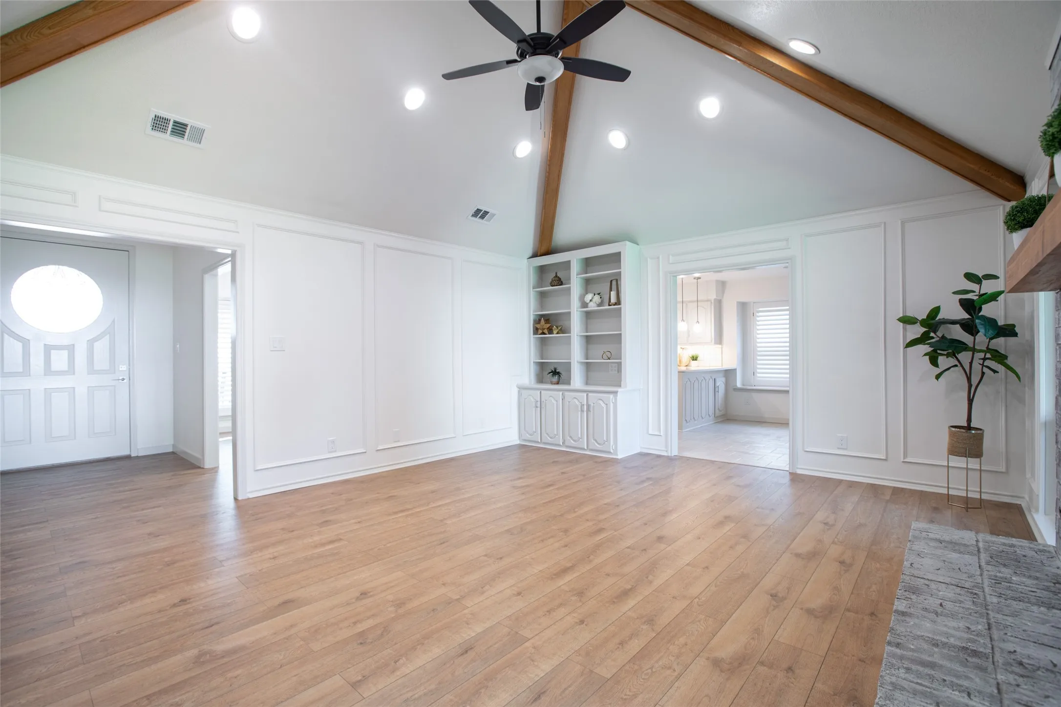 Single Family Residence For Sale in Dallas County , 612 Shadowcrest Lane, Coppell, Texas 75019, 3 Bedroom, 2 Bathroom, 2 Garage spaces, 2,073 Sqft, built in 1984, mls#21317712, Real Estate Agent in Coppell, Homes For Sale in Dallas county, Homes For Sale in Coppell, Realtor in Coppell Texas, Real Estate Brokerage Independent Realty Texas, Luminita Cordes Realtor
