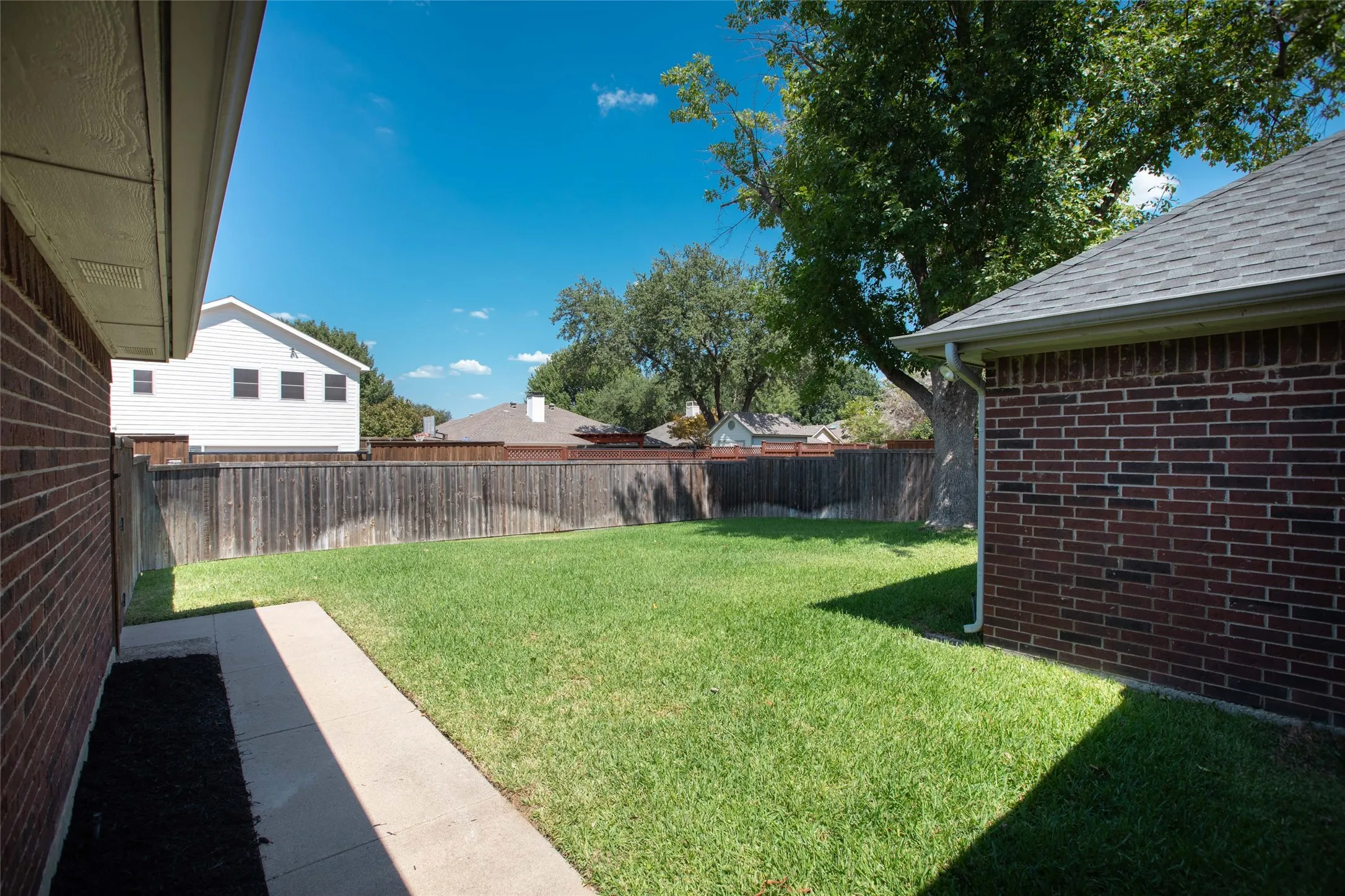 Single Family Residence For Sale in Dallas County , 612 Shadowcrest Lane, Coppell, Texas 75019, 3 Bedroom, 2 Bathroom, 2 Garage spaces, 2,073 Sqft, built in 1984, mls#21317712, Real Estate Agent in Coppell, Homes For Sale in Dallas county, Homes For Sale in Coppell, Realtor in Coppell Texas, Real Estate Brokerage Independent Realty Texas, Luminita Cordes Realtor
