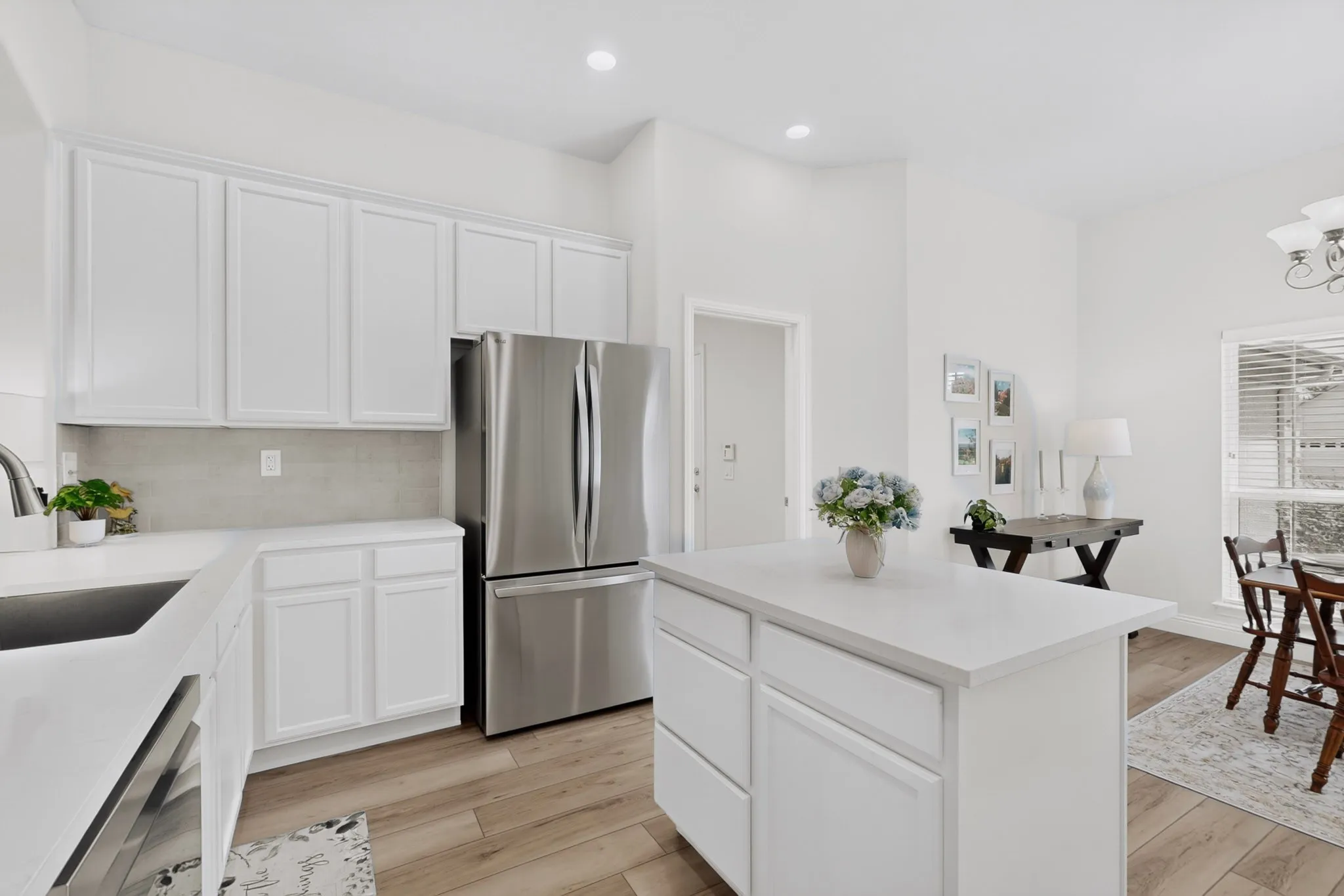Single Family Residence For Sale in Denton County , 12001 Lockhart Court, Denton, Texas 76207, 2 Bedroom, 2 Bathroom, 2 Garage spaces, 1,844 Sqft, built in 2010, mls#21317370, Real Estate Agent in Denton, Homes For Sale in Denton county, Homes For Sale in Denton, Realtor in Denton Texas, Real Estate Brokerage Independent Realty Texas, Luminita Cordes Realtor