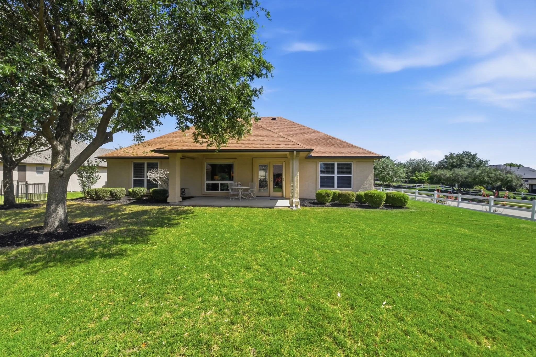 Single Family Residence For Sale in Denton County , 12001 Lockhart Court, Denton, Texas 76207, 2 Bedroom, 2 Bathroom, 2 Garage spaces, 1,844 Sqft, built in 2010, mls#21317370, Real Estate Agent in Denton, Homes For Sale in Denton county, Homes For Sale in Denton, Realtor in Denton Texas, Real Estate Brokerage Independent Realty Texas, Luminita Cordes Realtor