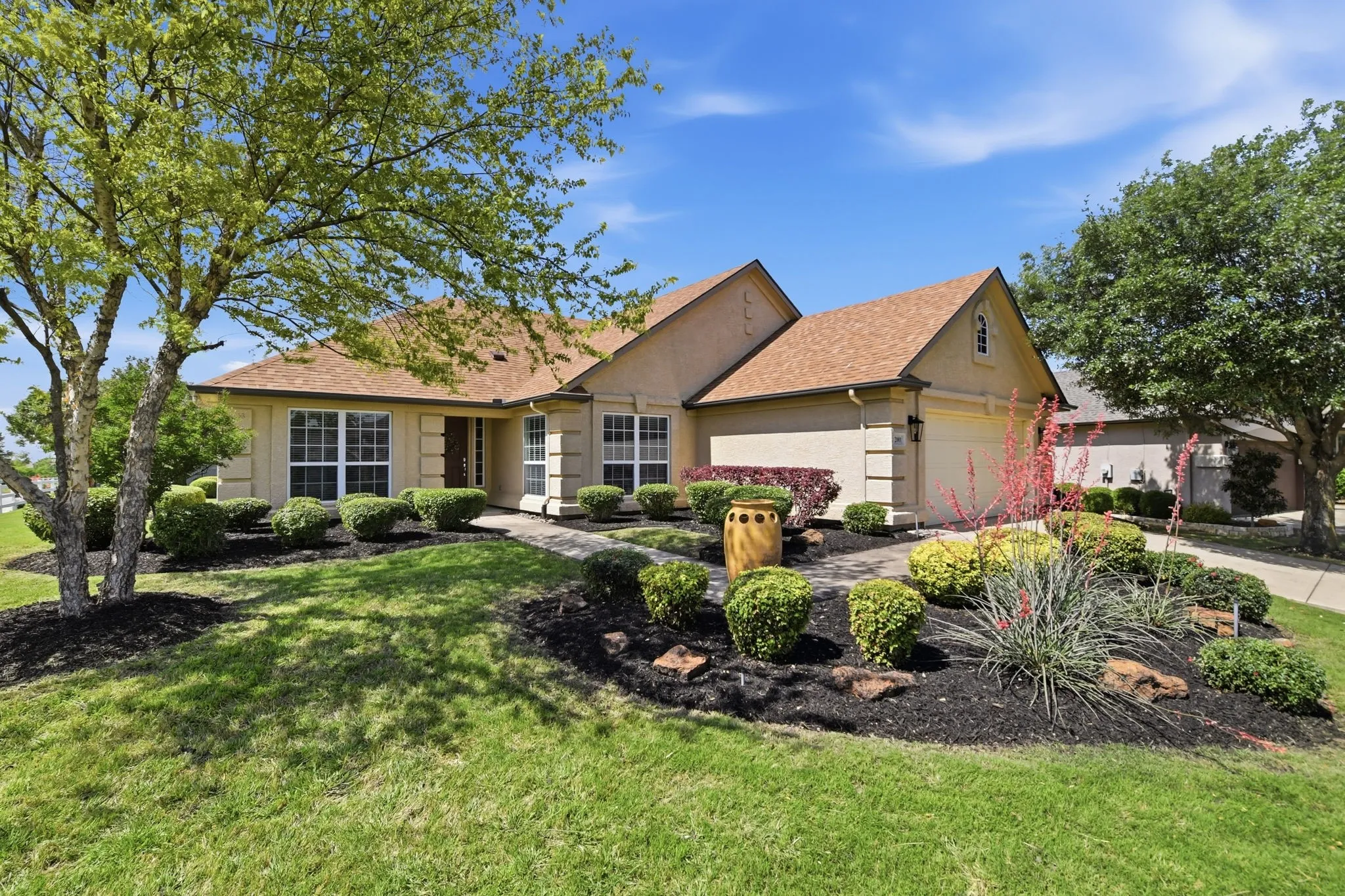 Single Family Residence For Sale in Denton County , 12001 Lockhart Court, Denton, Texas 76207, 2 Bedroom, 2 Bathroom, 2 Garage spaces, 1,844 Sqft, built in 2010, mls#21317370, Real Estate Agent in Denton, Homes For Sale in Denton county, Homes For Sale in Denton, Realtor in Denton Texas, Real Estate Brokerage Independent Realty Texas, Luminita Cordes Realtor